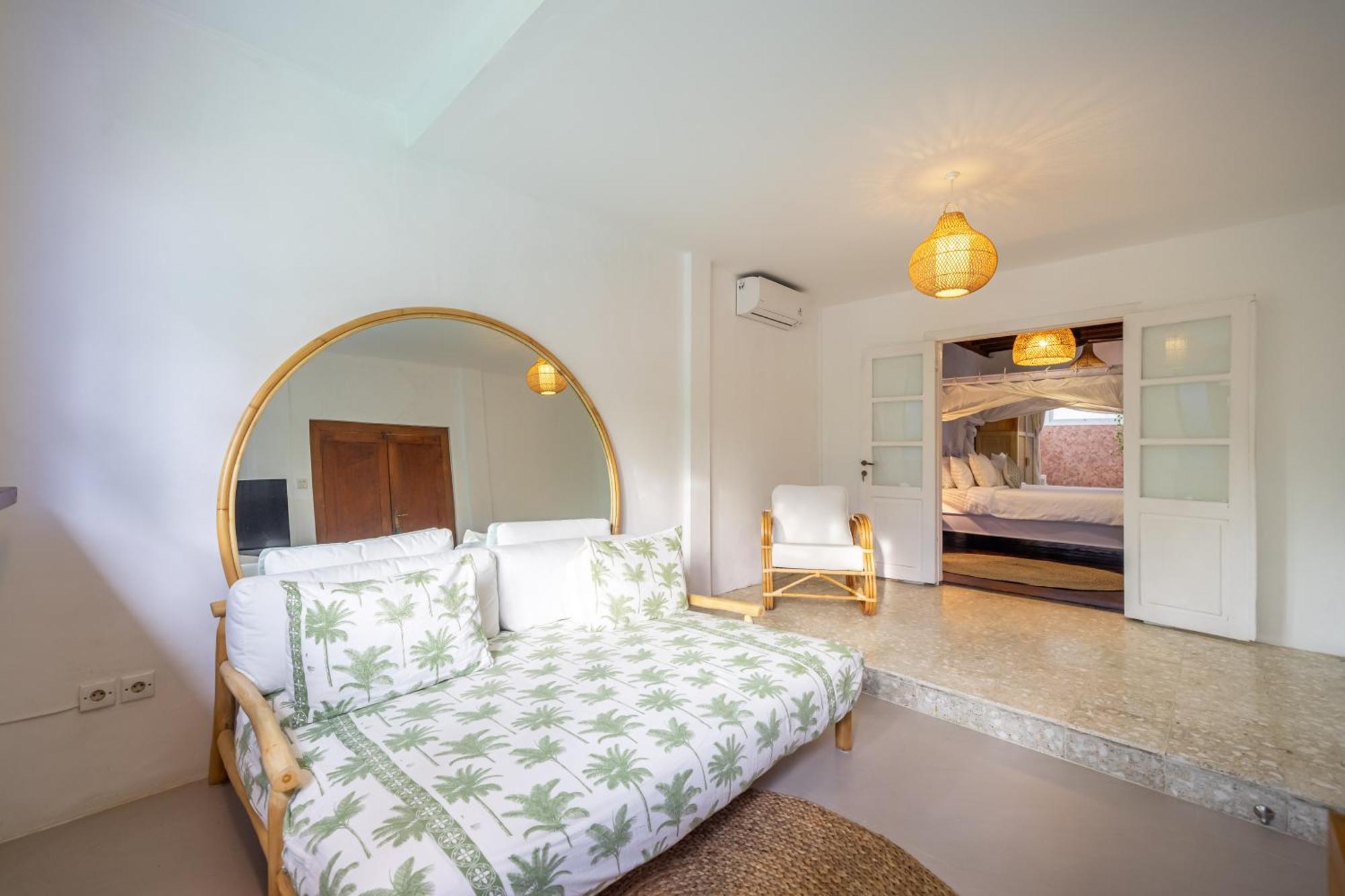 The Monroe Luxury 3-Bedroom Villa With Private Pool In Central Seminyak 900M To The Beach Seminyak (Bali)