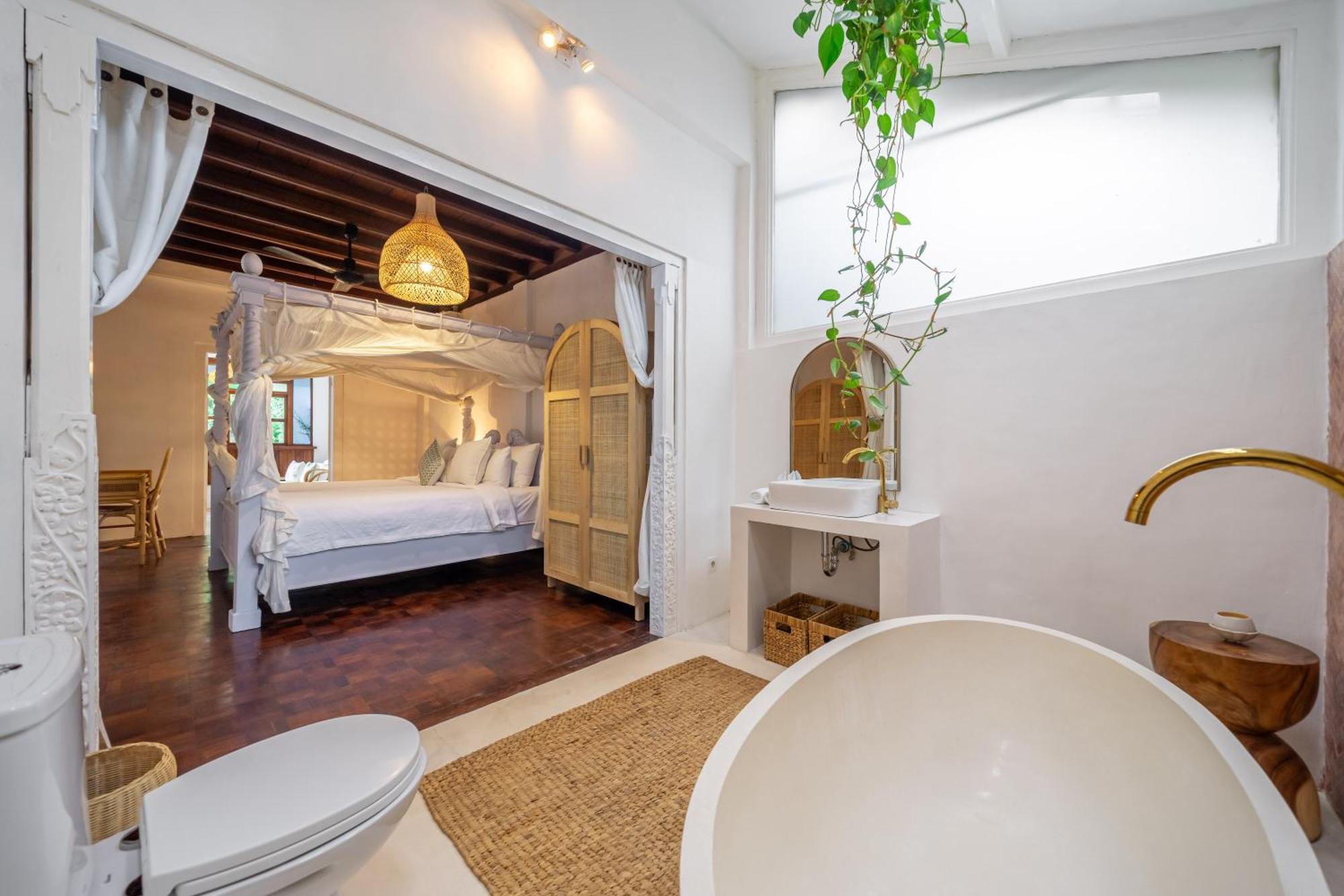 The Monroe Luxury 3-Bedroom Villa With Private Pool In Central Seminyak 900M To The Beach Villa *