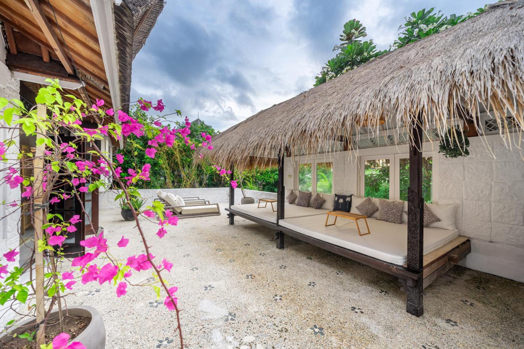 Villa The Monroe Luxury 3-Bedroom Villa With Private Pool In Central Seminyak 900M To The Beach *