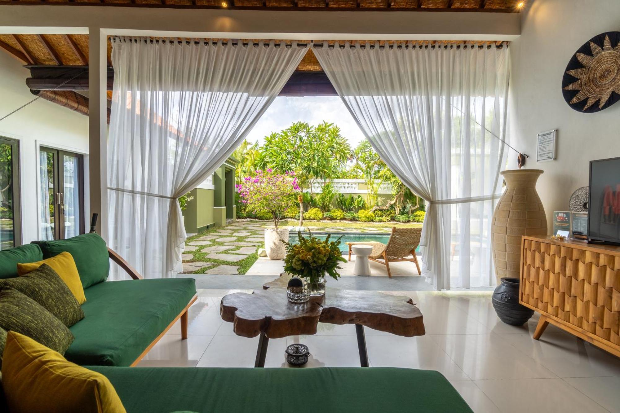Apartment Castelu 3br Peacefully Near Mertanadi Seminyak (Bali)