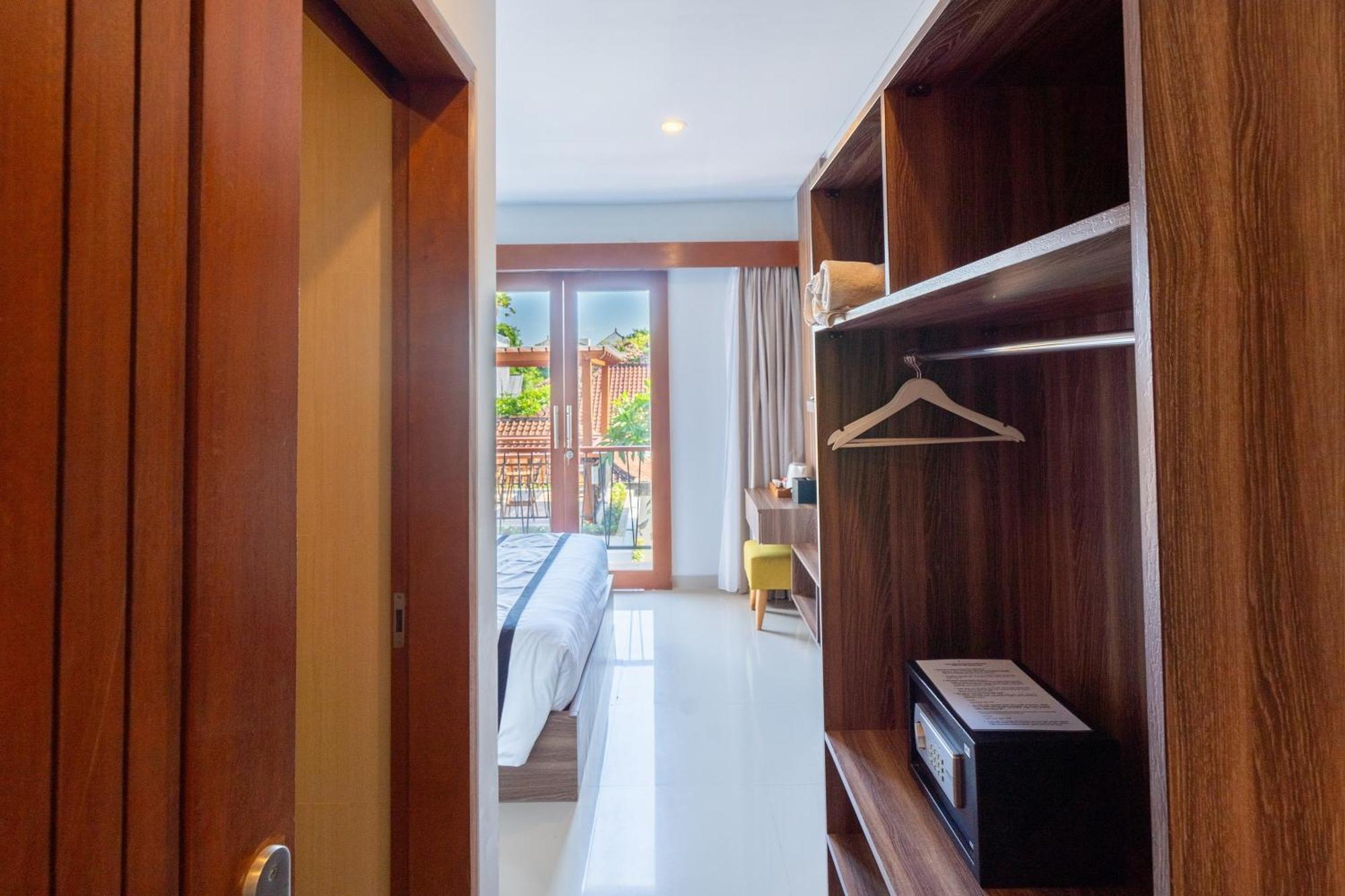Mahesa 3* Seminyak (Bali)