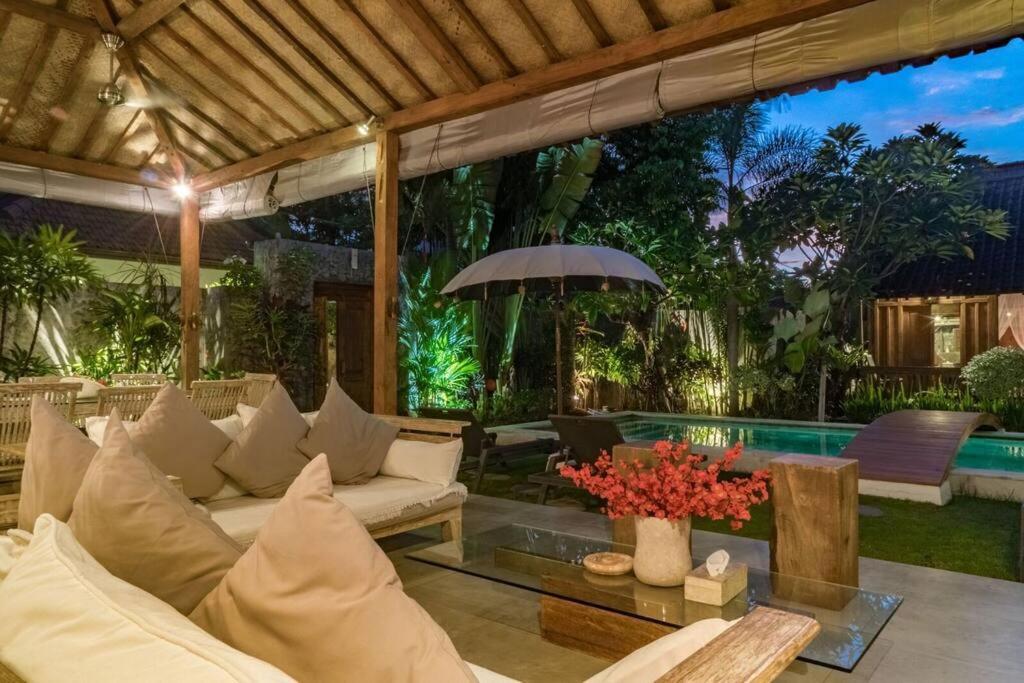 Villa Joglo Oberoi Beautiful 4br Prime Location Seminyak (Bali)