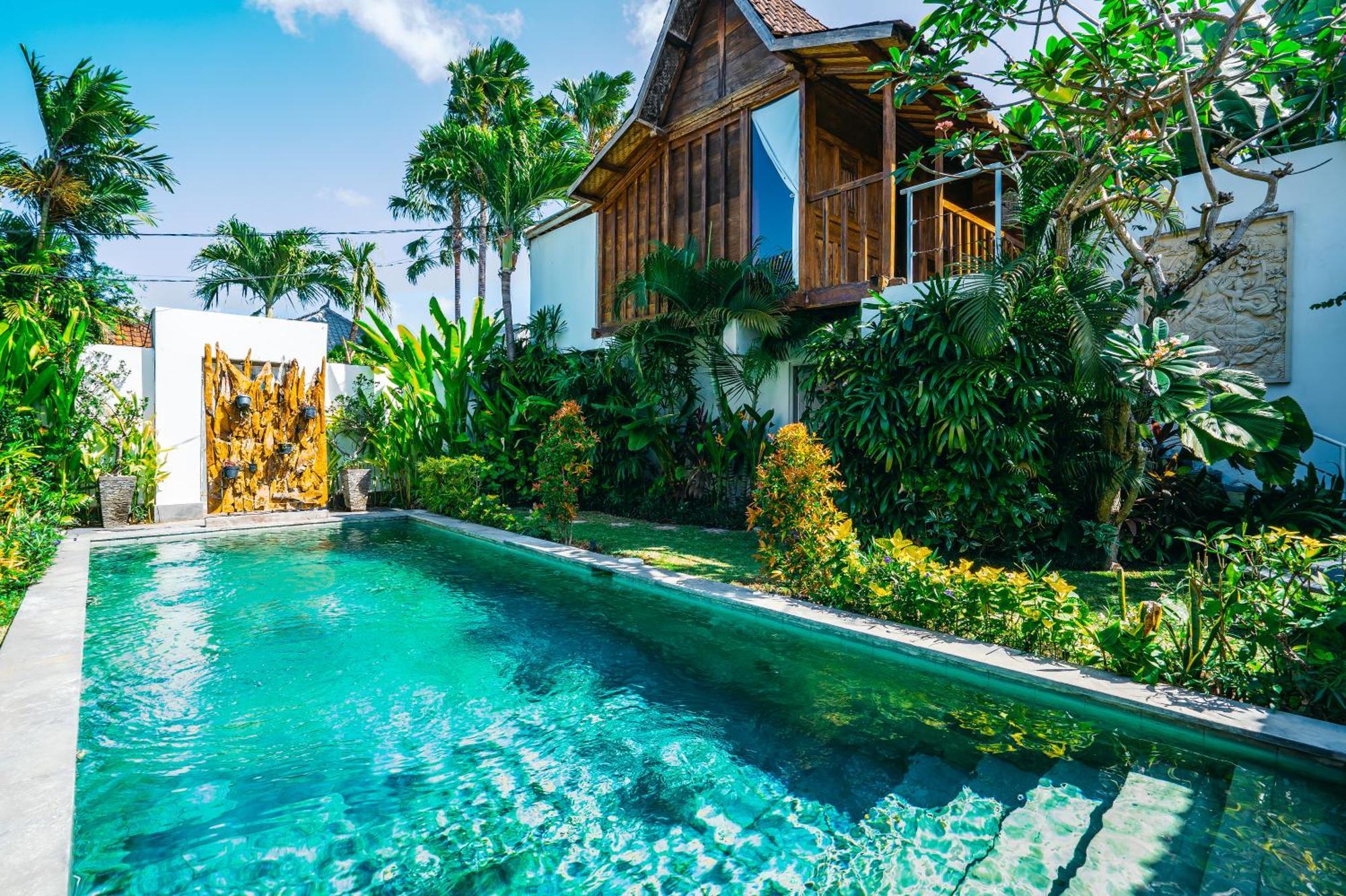 Niri - Beautiful 4br Teak Joglo In Oberoi Seminyak, A Tranquil Retreat *