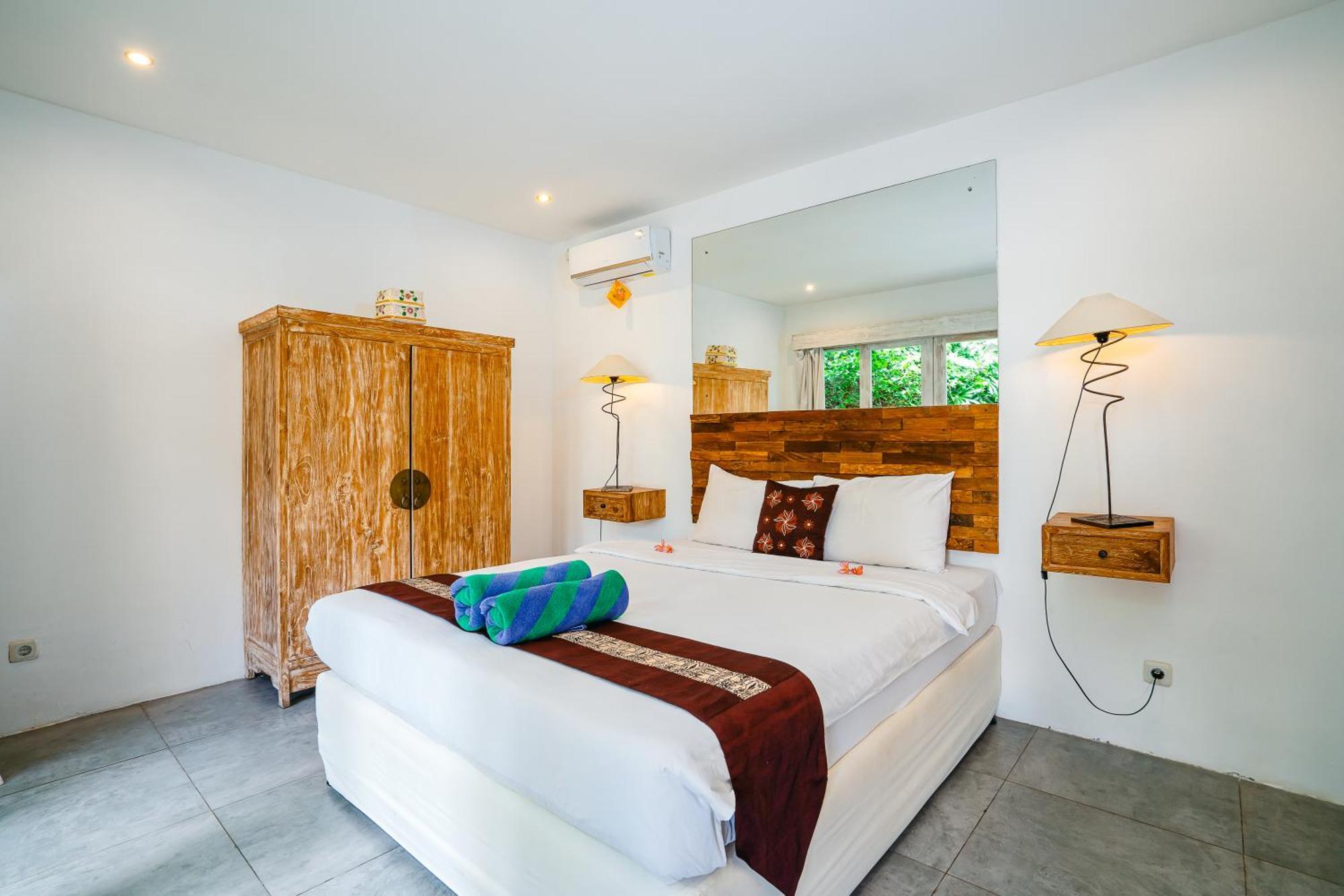 Villa Niri - Beautiful 4br Teak Joglo In Oberoi Seminyak, A Tranquil Retreat Seminyak (Bali)