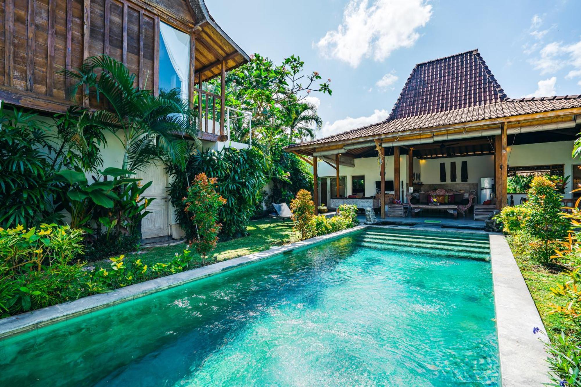 Villa Niri - Beautiful 4br Teak Joglo In Oberoi Seminyak, A Tranquil Retreat *