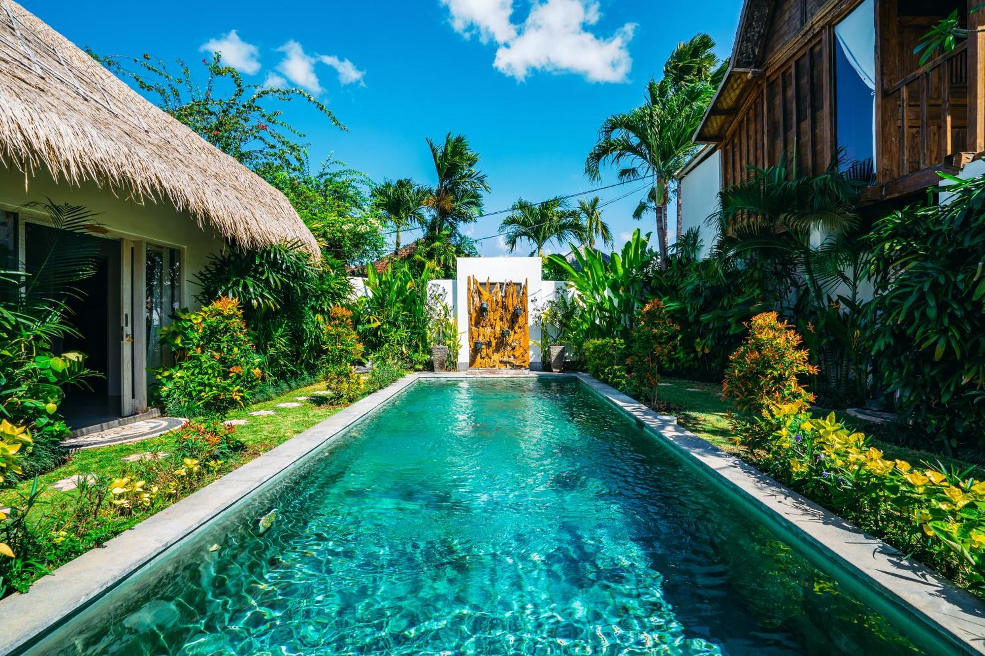 Villa Niri - Beautiful 4br Teak Joglo In Oberoi Seminyak, A Tranquil Retreat *