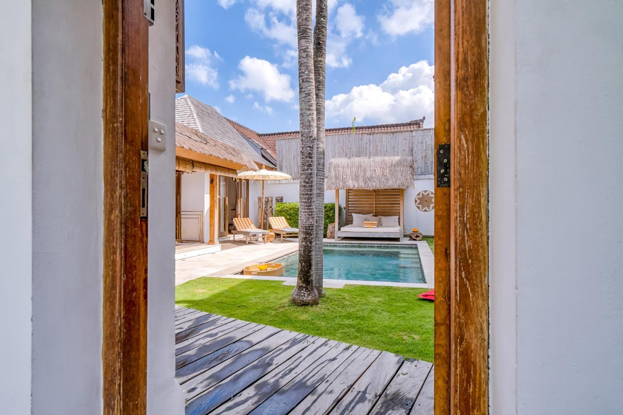 Charming And Tropical 3-br In