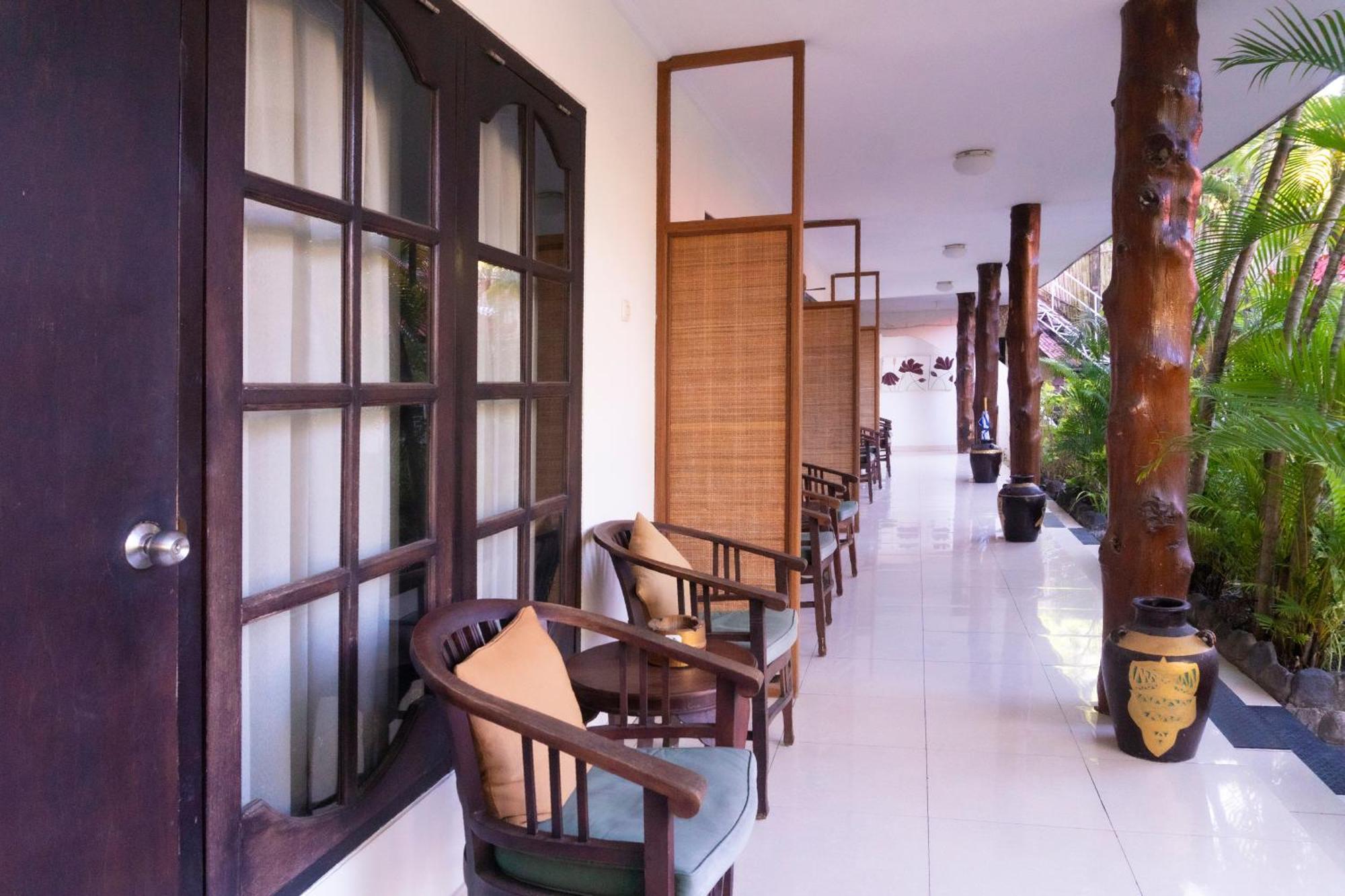 Sarinande * Seminyak (Bali)