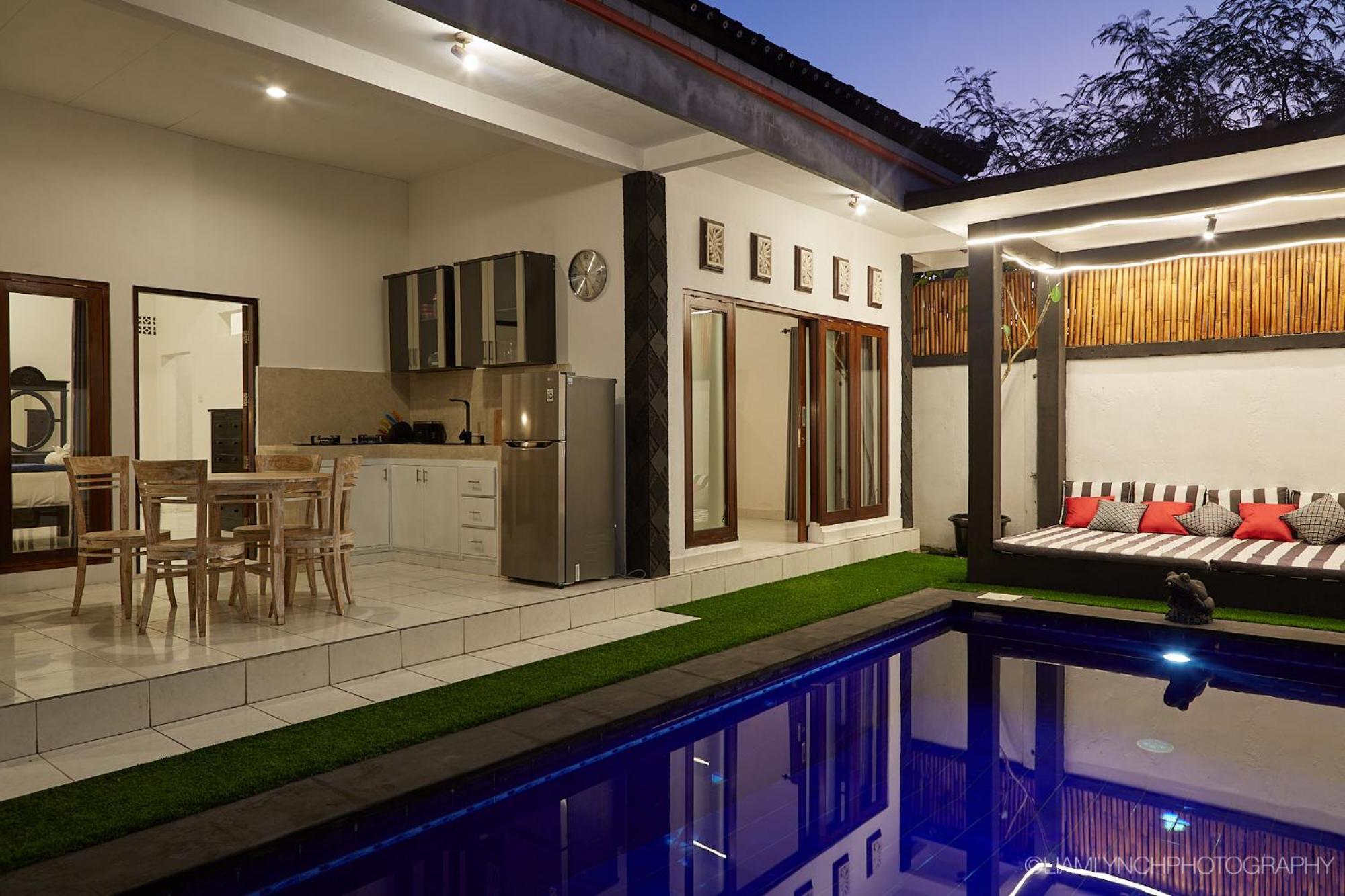 Massive 6-bedroom With 2 Pools Villa Seminyak (Bali)