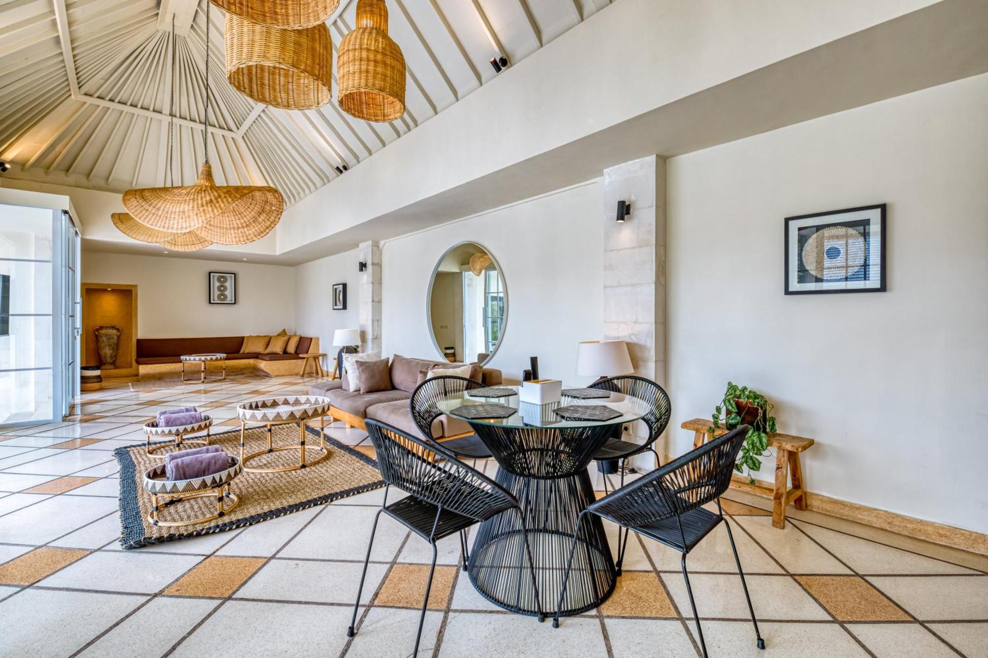 Kota 2br And Private Pool At Casa Benita Seminyak (Bali)