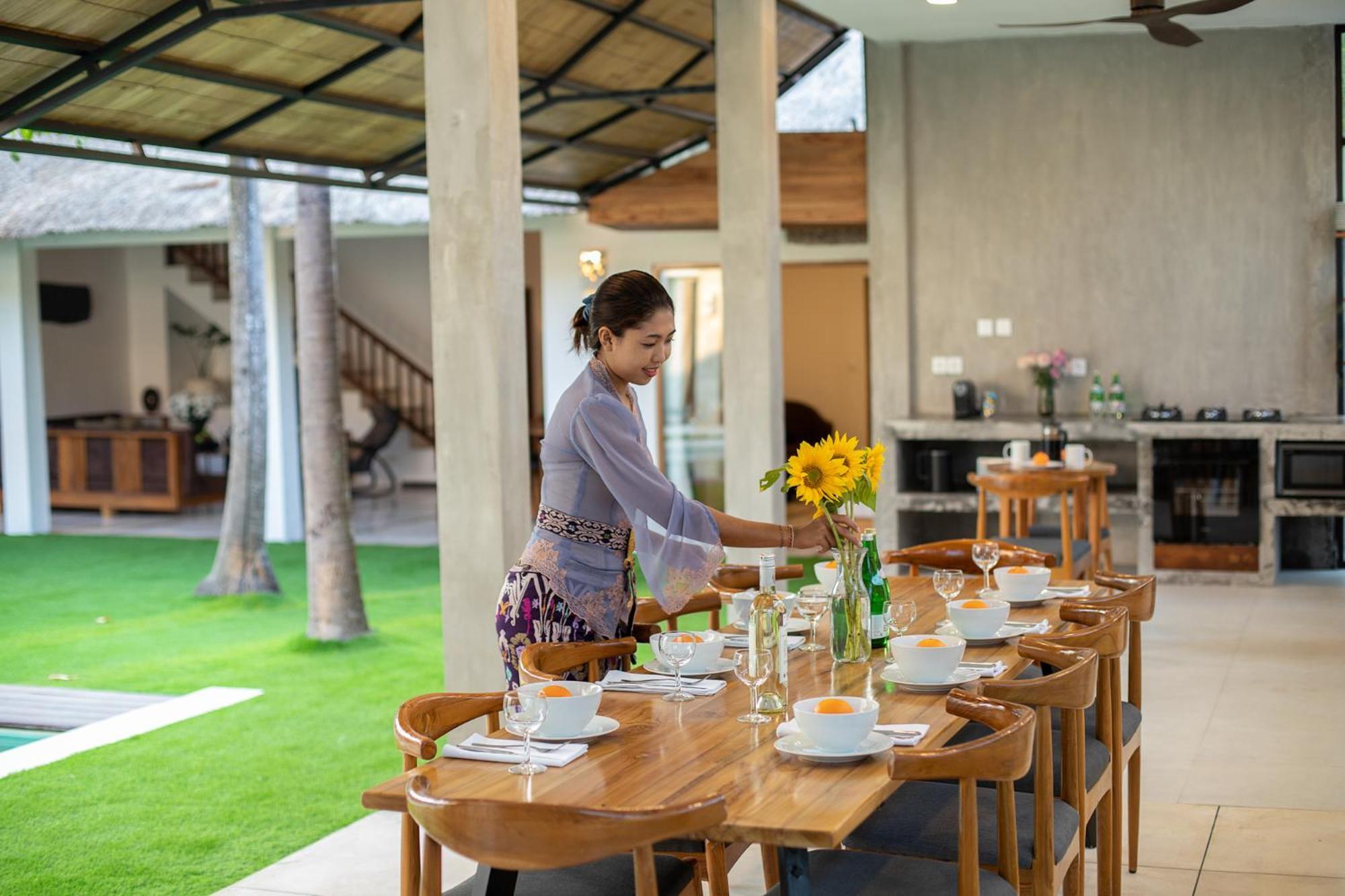 Big & Private 9 Bed, 9 Bath, Viola Villa, Pool, Location * Seminyak (Bali)
