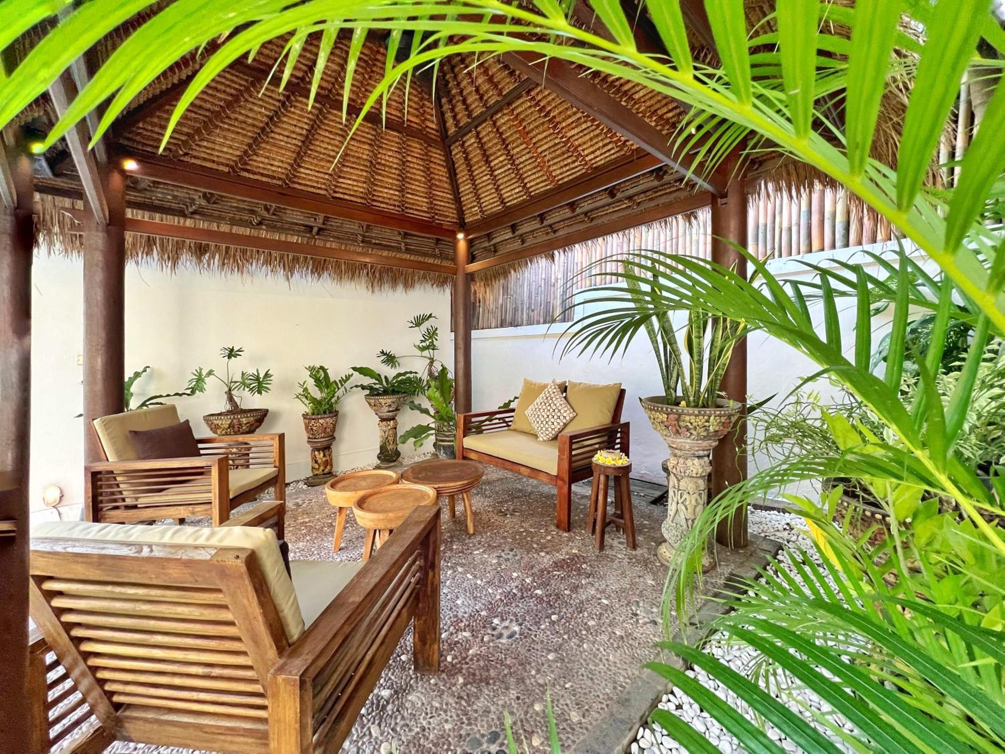 Nicole 5br Paradise, Quiet Area In Oberoi