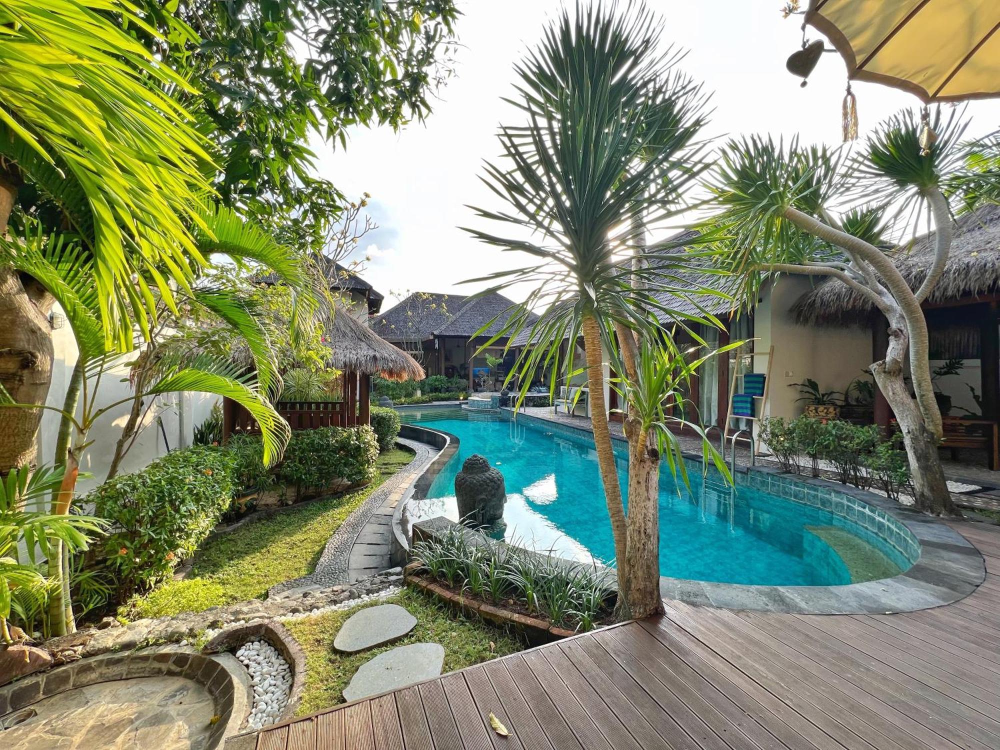 Villa Nicole 5br Paradise, Quiet Area In Oberoi *
