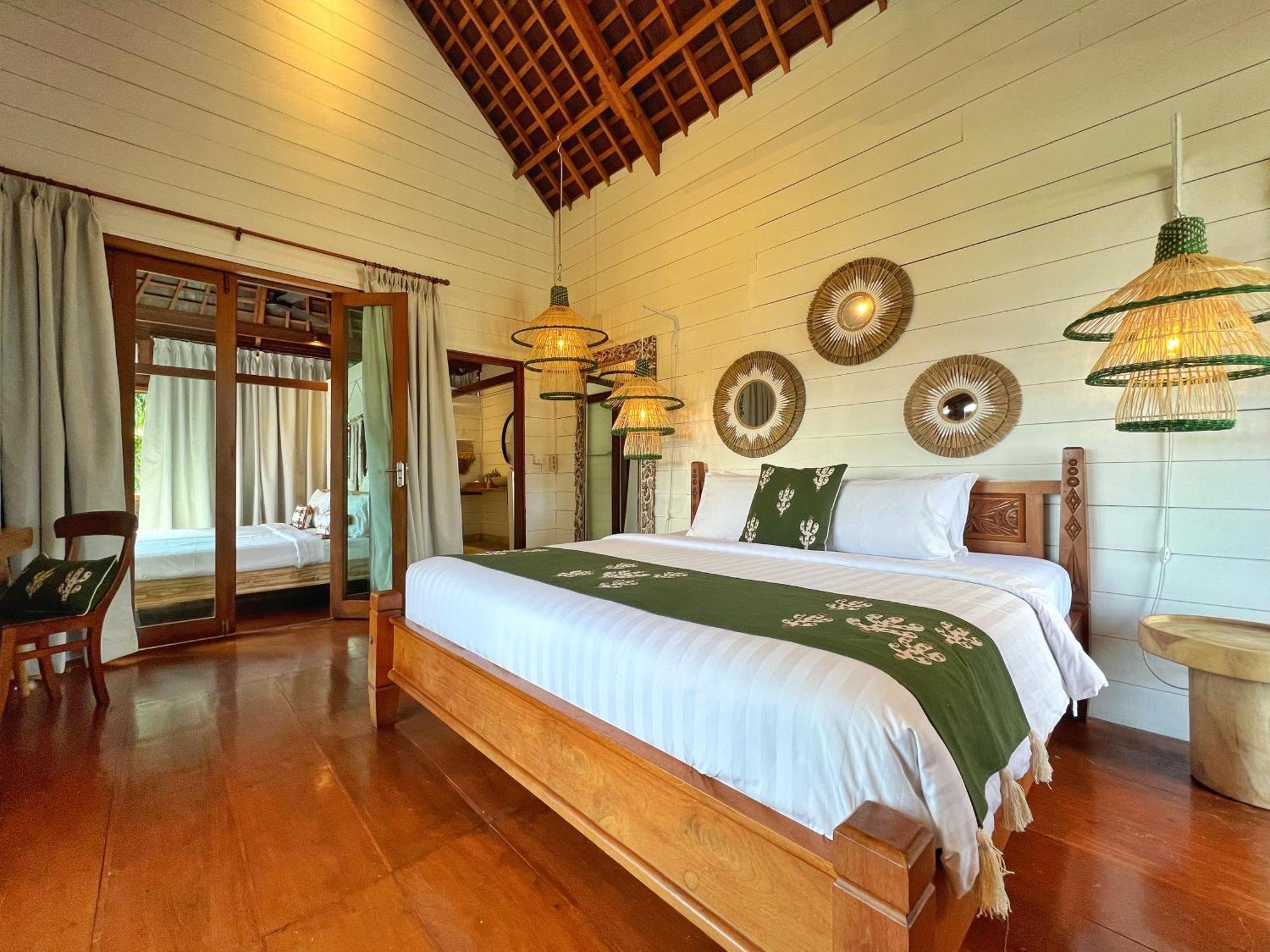 Nicole 5br Paradise, Quiet Area In Oberoi *