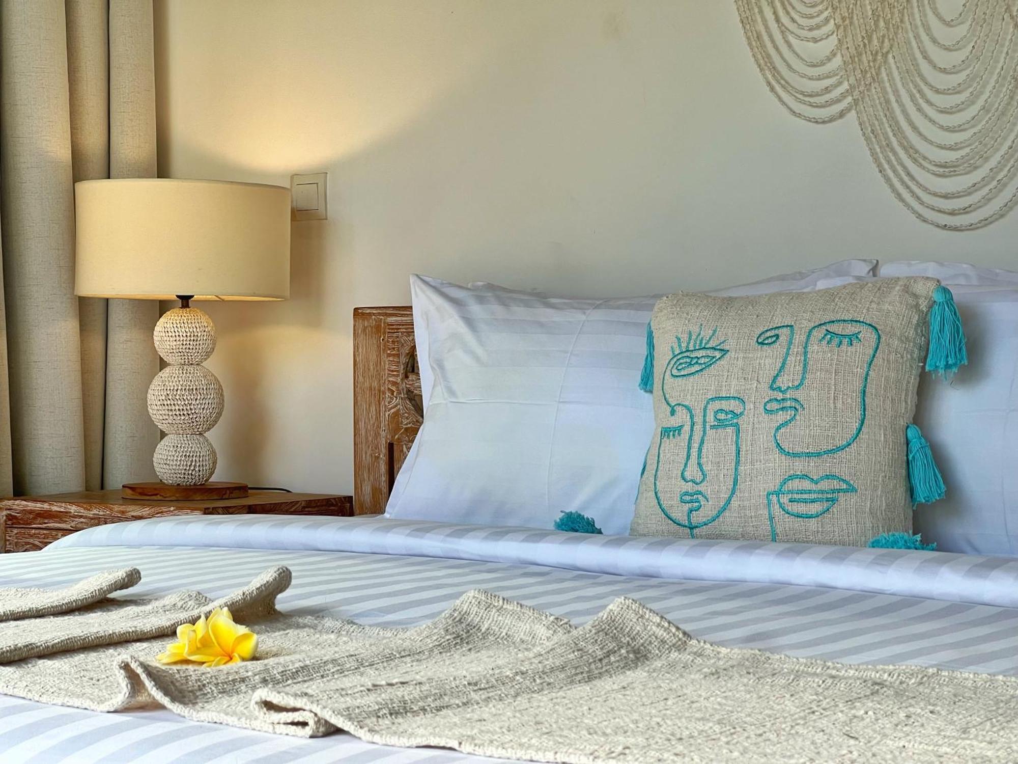 Villa Nicole 5br Paradise, Quiet Area In Oberoi