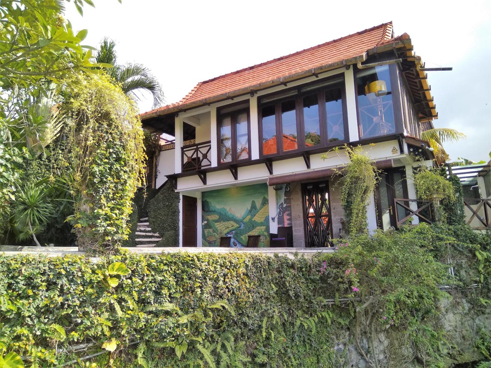 Umah Watu Guest house 4*