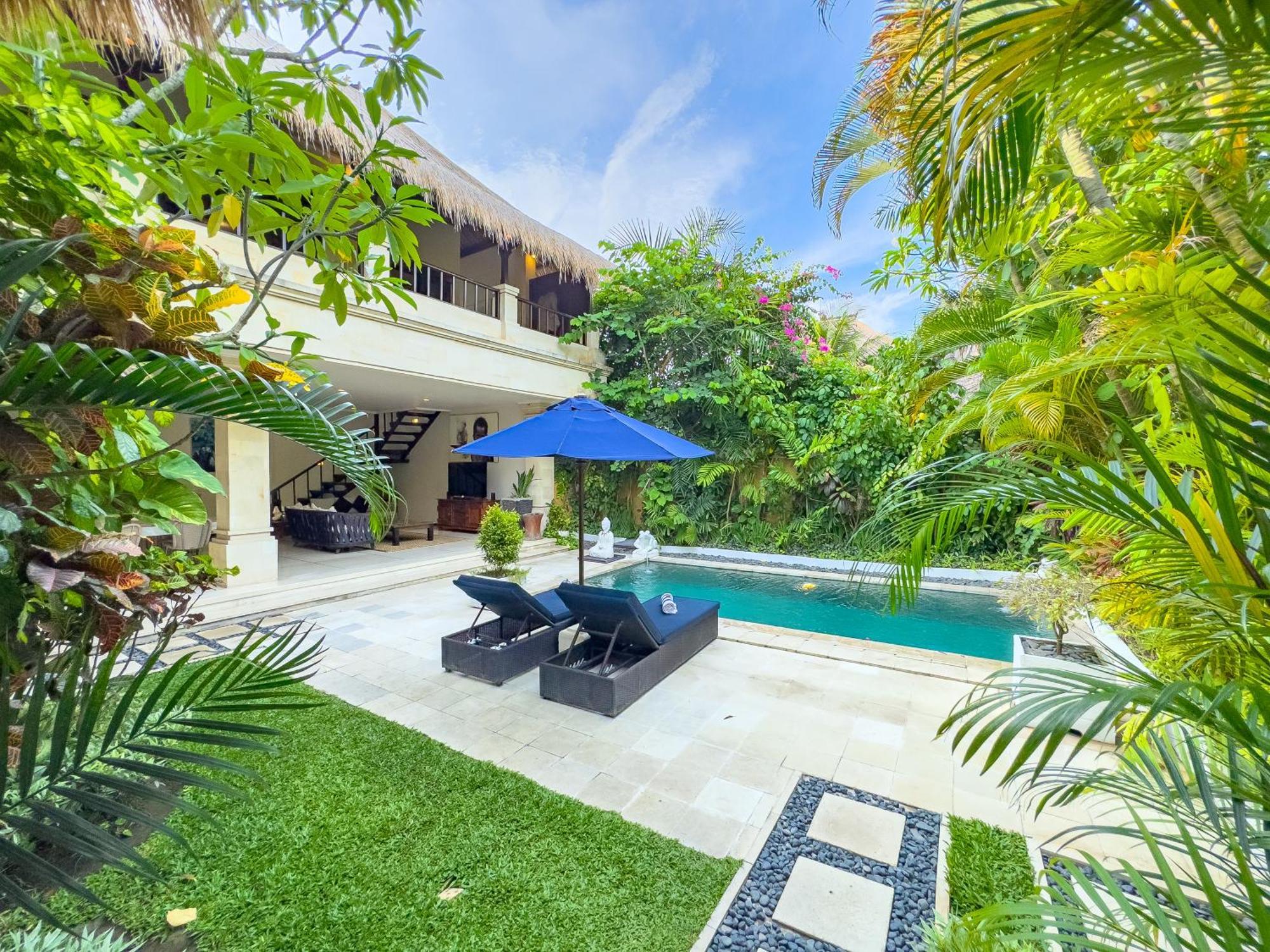 Bugis Kayu Aya Seminyak (Bali)