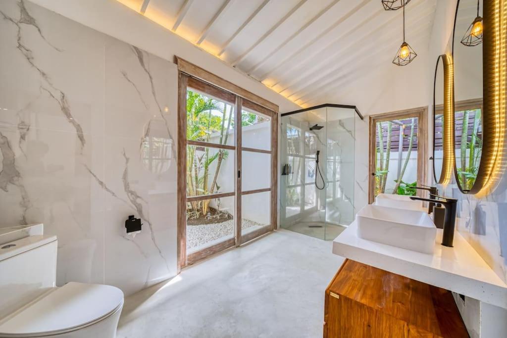 Beautiful Yang Tao In The Heart Of With Private Staff * Seminyak (Bali)