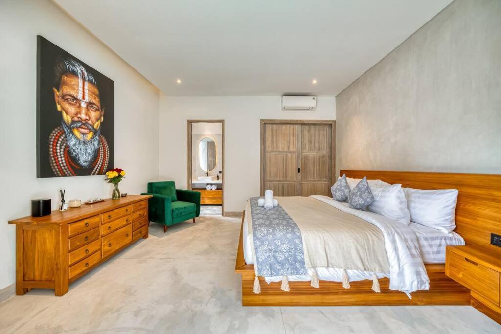 Beautiful Yang Tao In The Heart Of With Private Staff Villa *