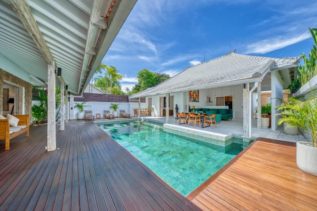 Beautiful Yang Tao In The Heart Of With Private Staff Seminyak (Bali)