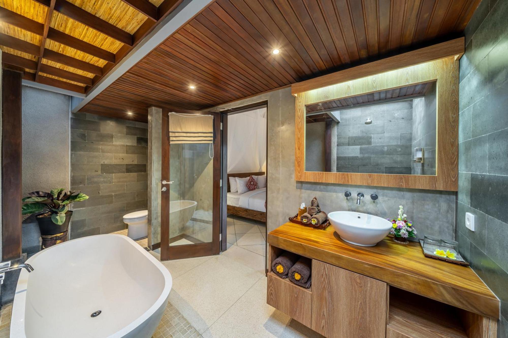 Villa Md 2 Stylish 3 Bedroom W/ Sunny Pool At Prime Eat Street Seminyak (Bali)