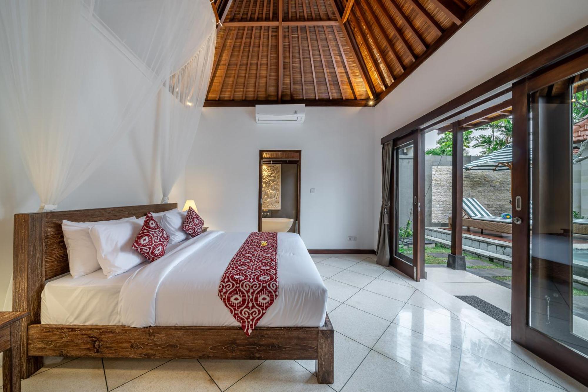 Villa Md 2 Stylish 3 Bedroom W/ Sunny Pool At Prime Eat Street Seminyak (Bali)