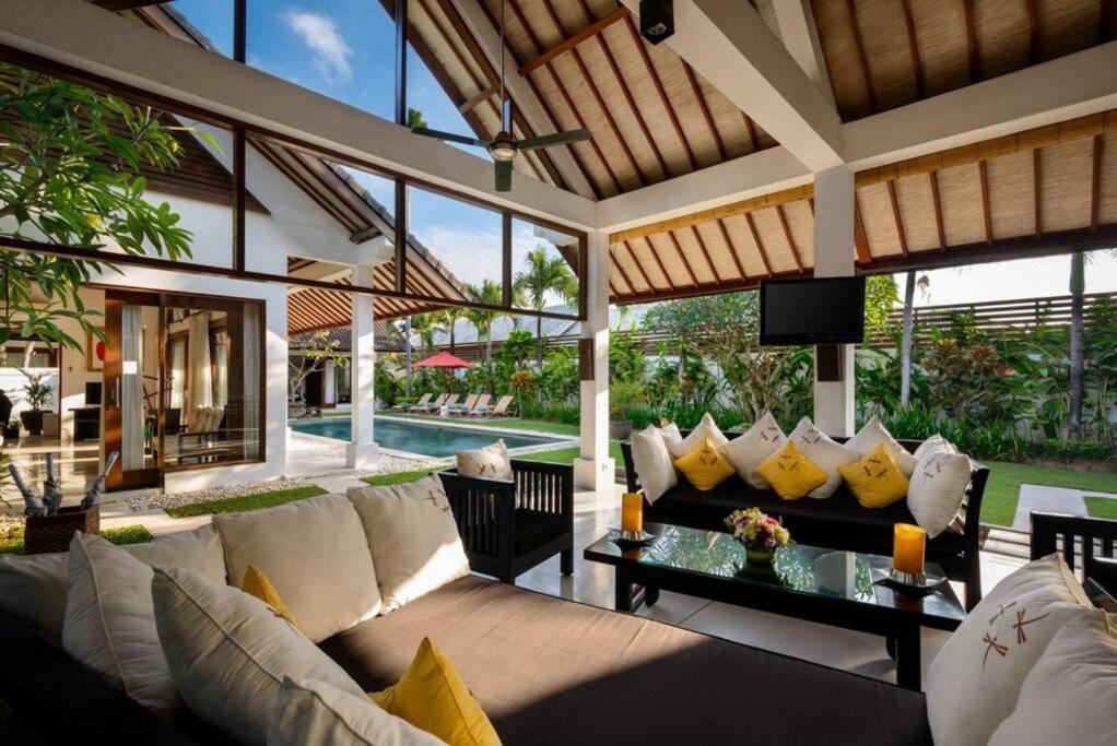Villa Noa, 3 Bed Luxury Villa, Large Pool In Oberoi Street; *