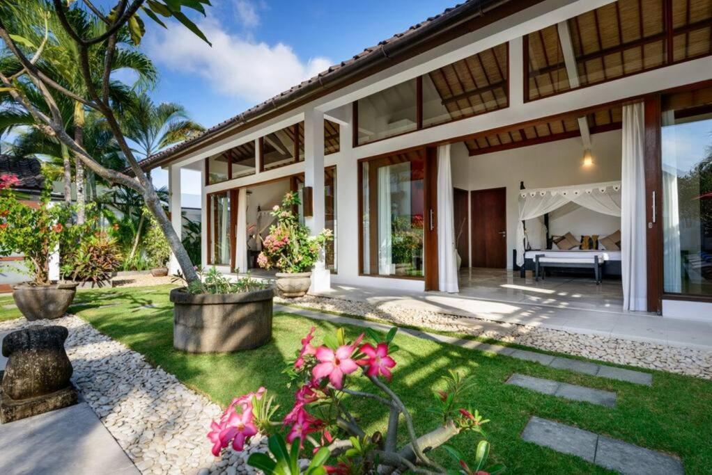 Noa, 3 Bed Luxury Villa, Large Pool In Oberoi Street; Seminyak (Bali)