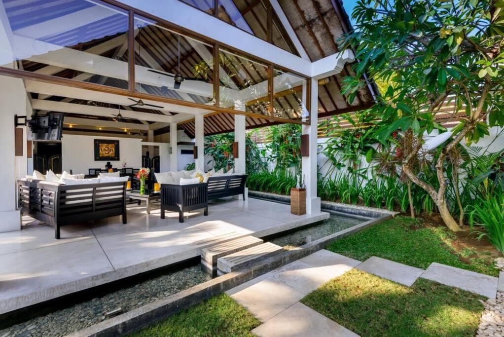 Villa Noa, 3 Bed Luxury Villa, Large Pool In Oberoi Street; *