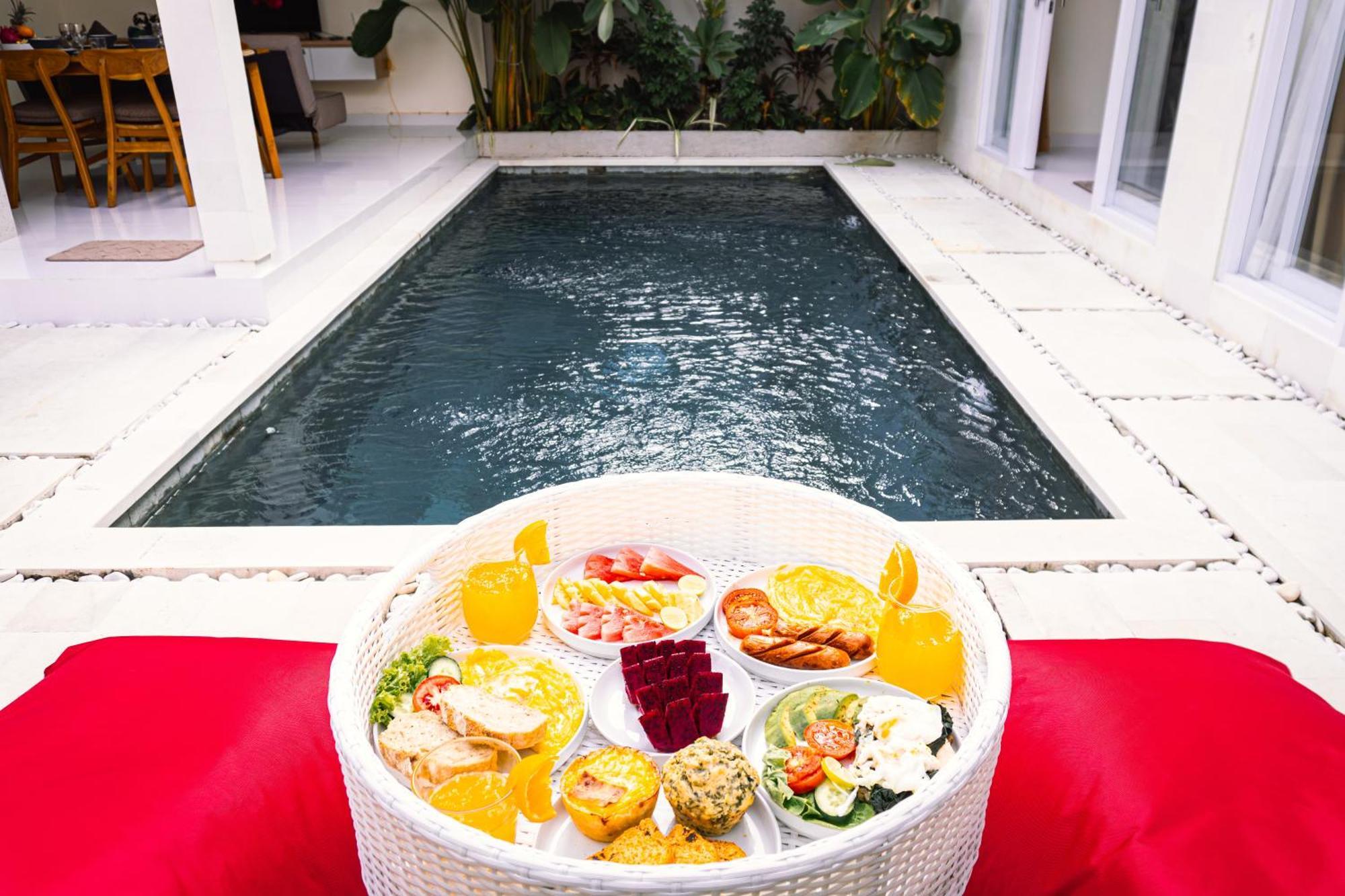 Mayu Kamandari * Seminyak (Bali)