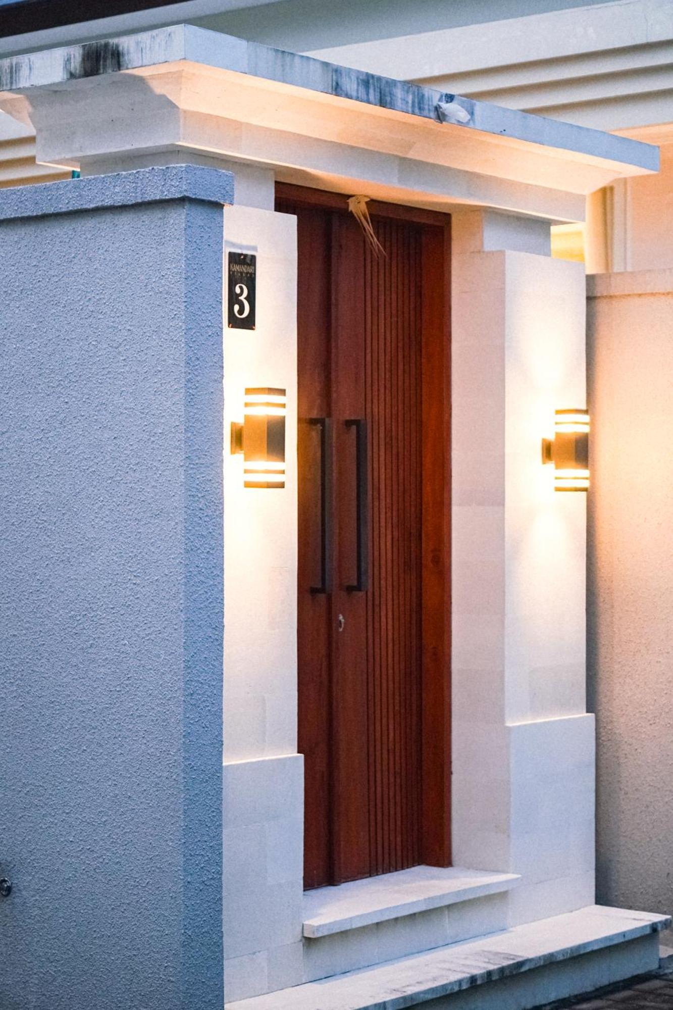Mayu Kamandari * Seminyak (Bali)