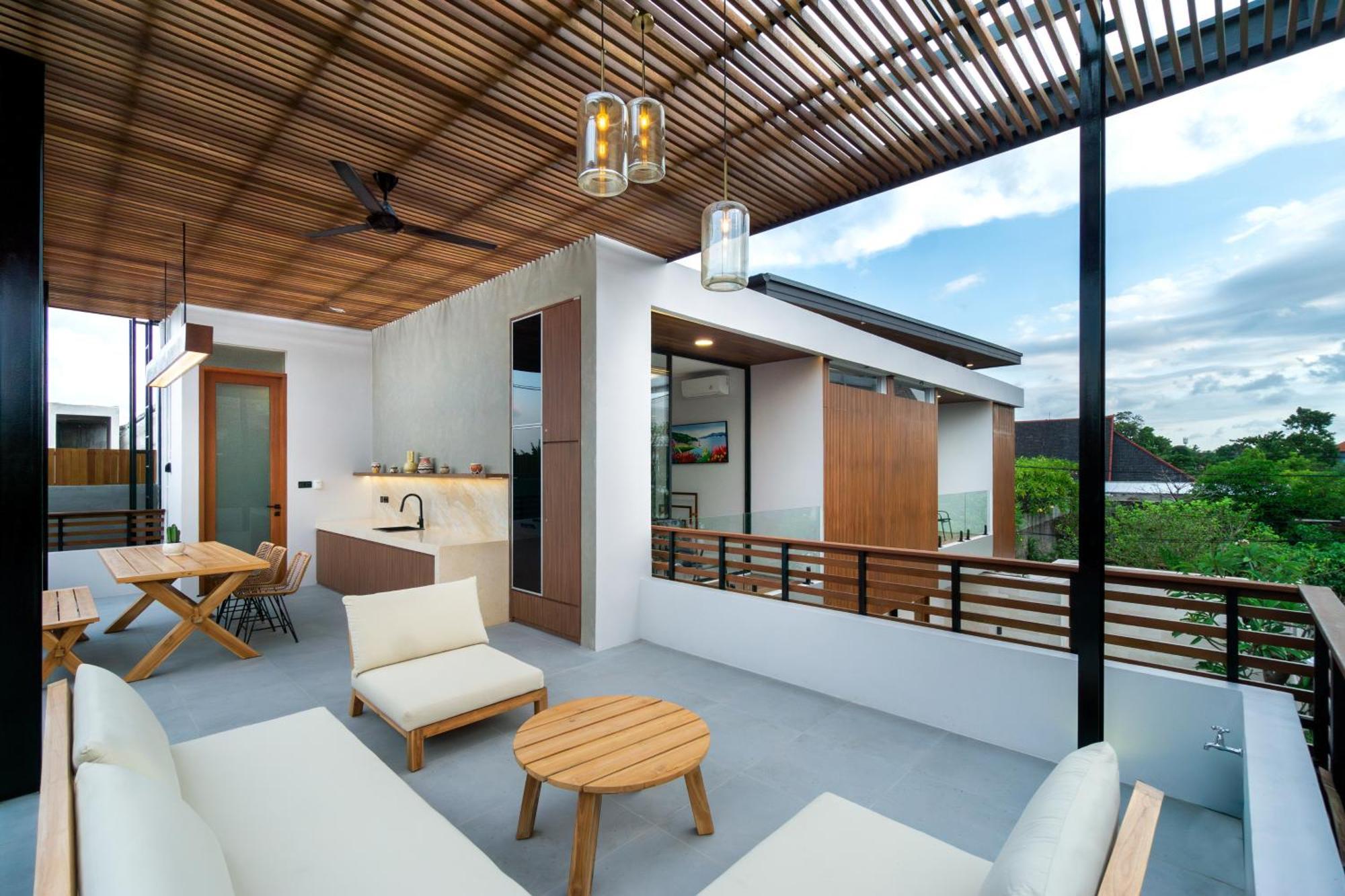 Villa Elena By Maheswara