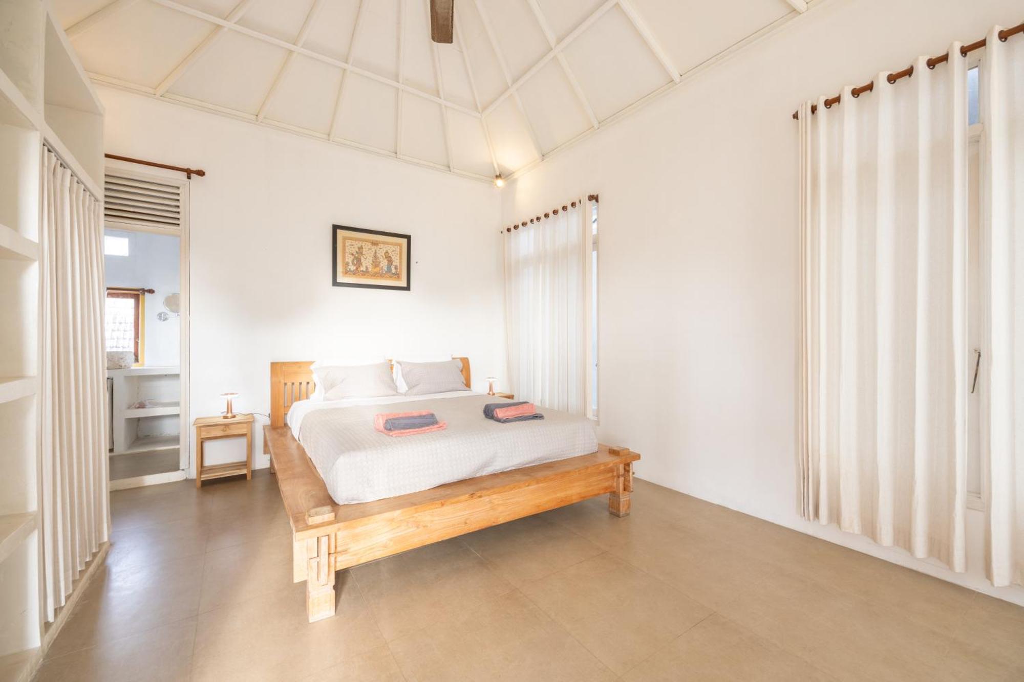 Selamat, Seminyak, Batu Belig, 10 Min From