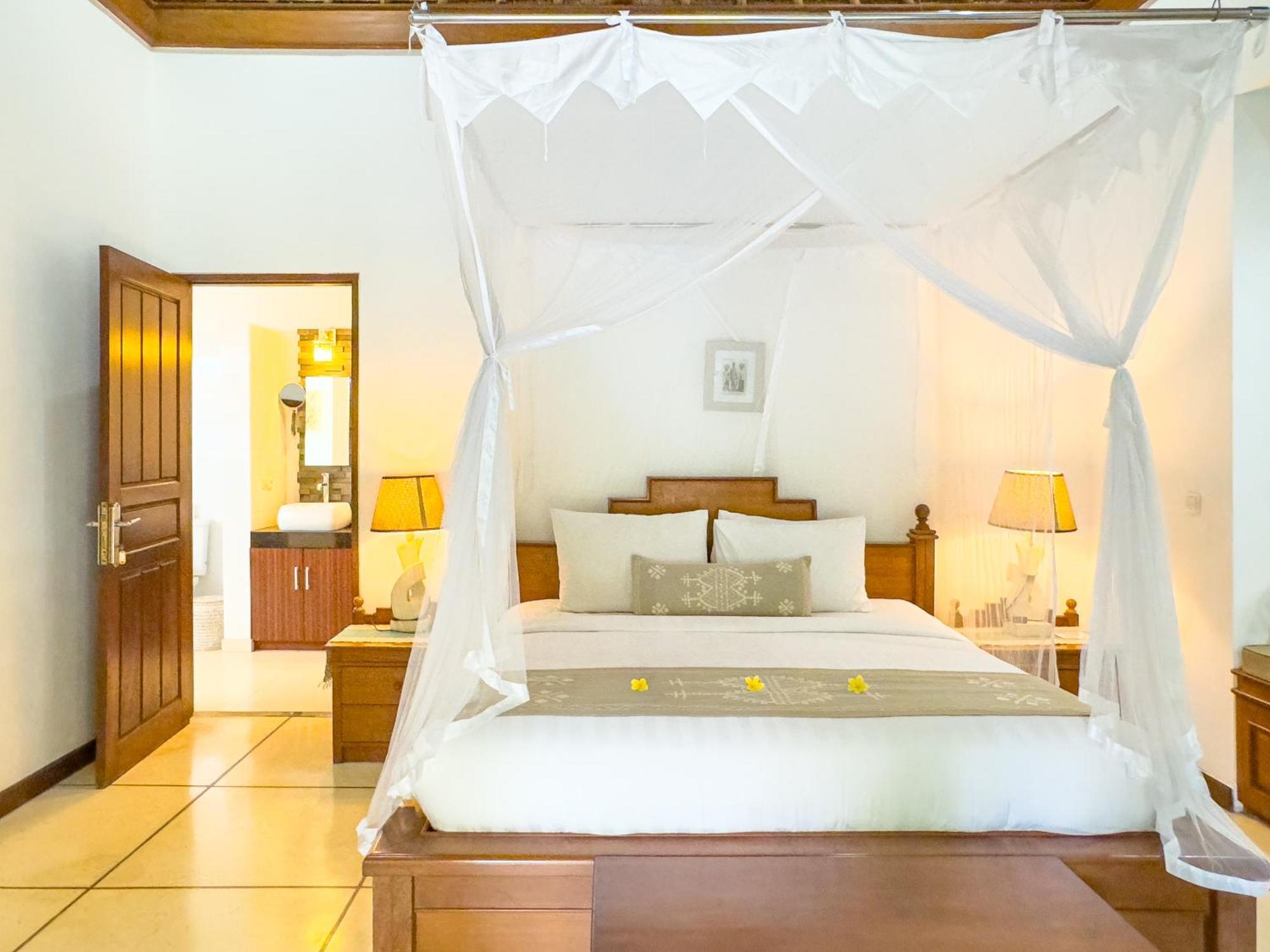 Bugis Kayu Aya Seminyak (Bali)