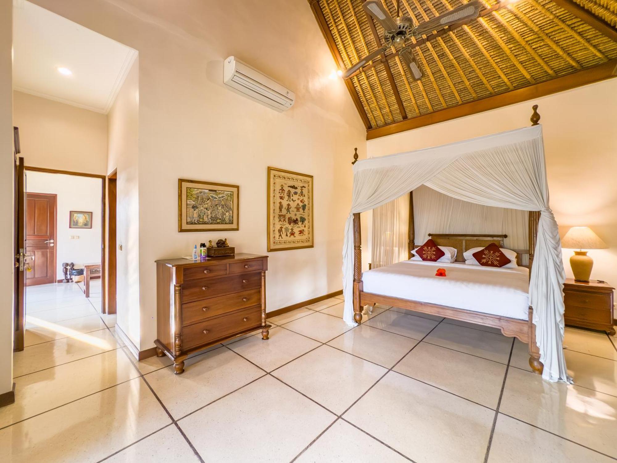 Villa Bugis Kayu Aya Seminyak (Bali)