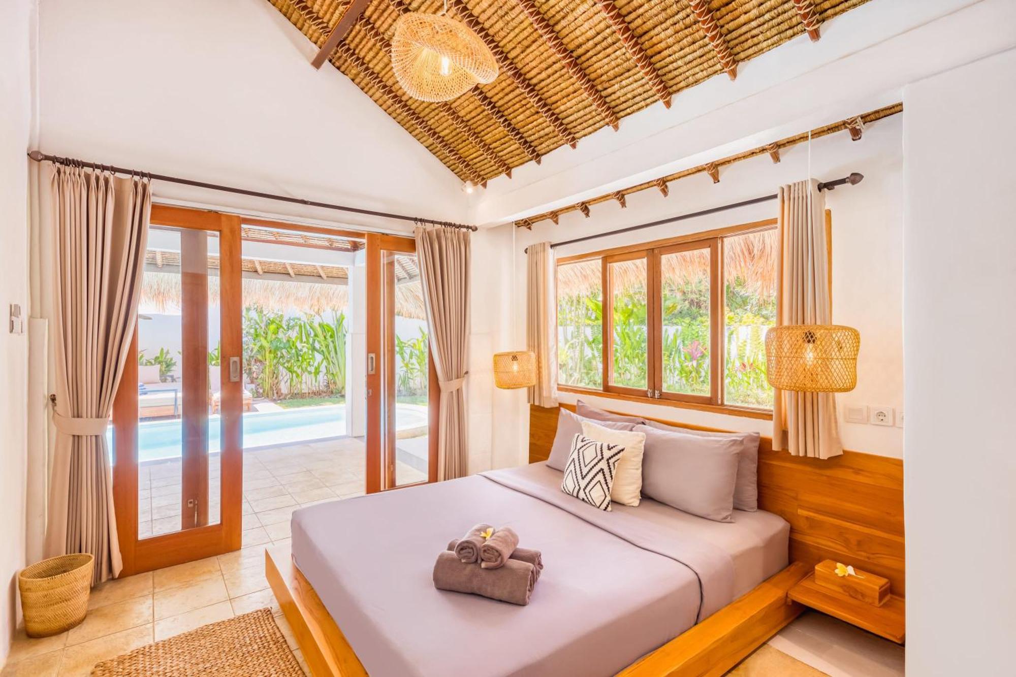 Vila Barcelona - Private 5 Bdr In Seminyak, Location, Large Pool & Garden *