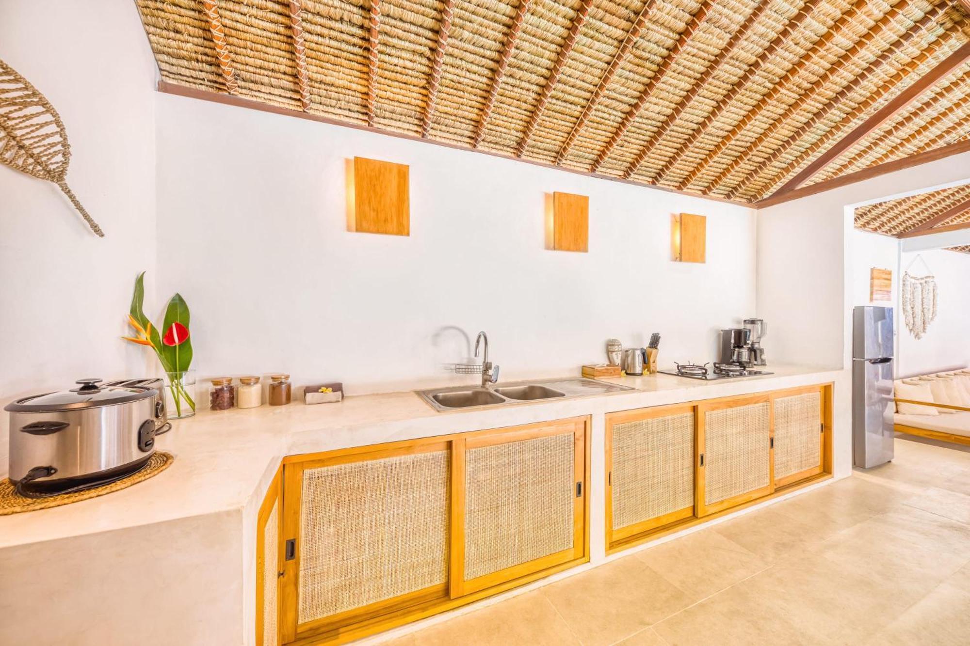 Barcelona - Private 5 Bdr In Seminyak, Location, Large Pool & Garden Vila
