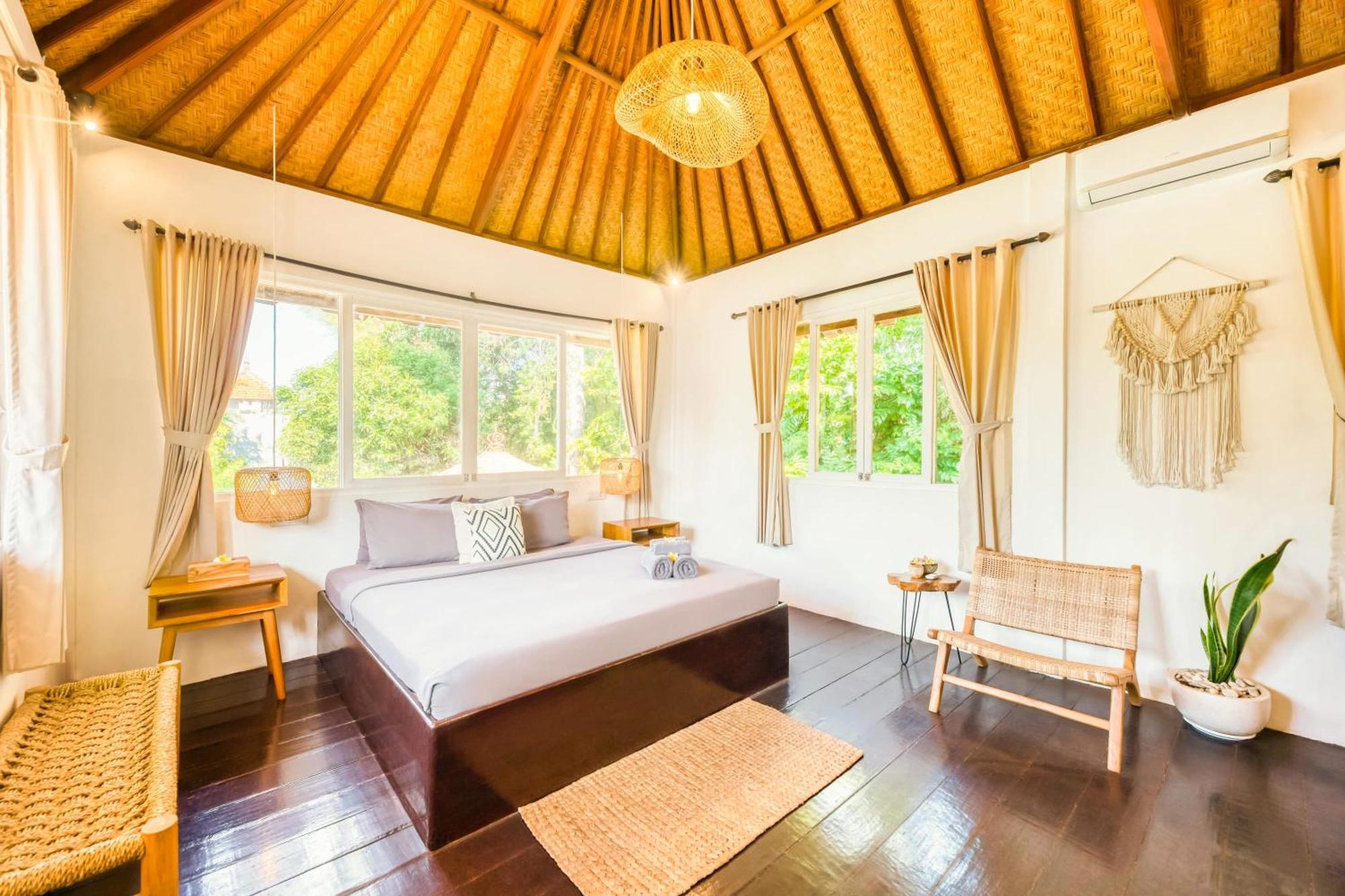 Vila Barcelona - Private 5 Bdr In Seminyak, Location, Large Pool & Garden *