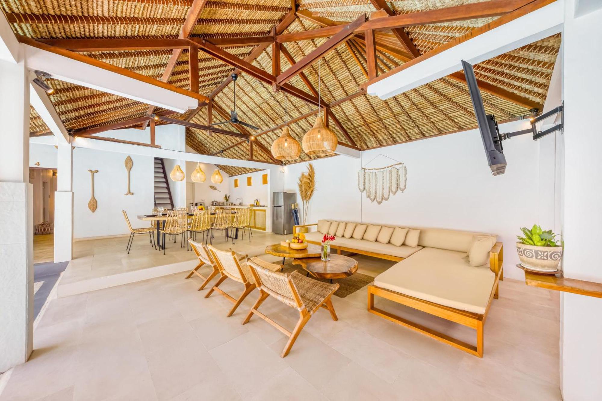 Barcelona - Private 5 Bdr In Seminyak, Location, Large Pool & Garden Vila *
