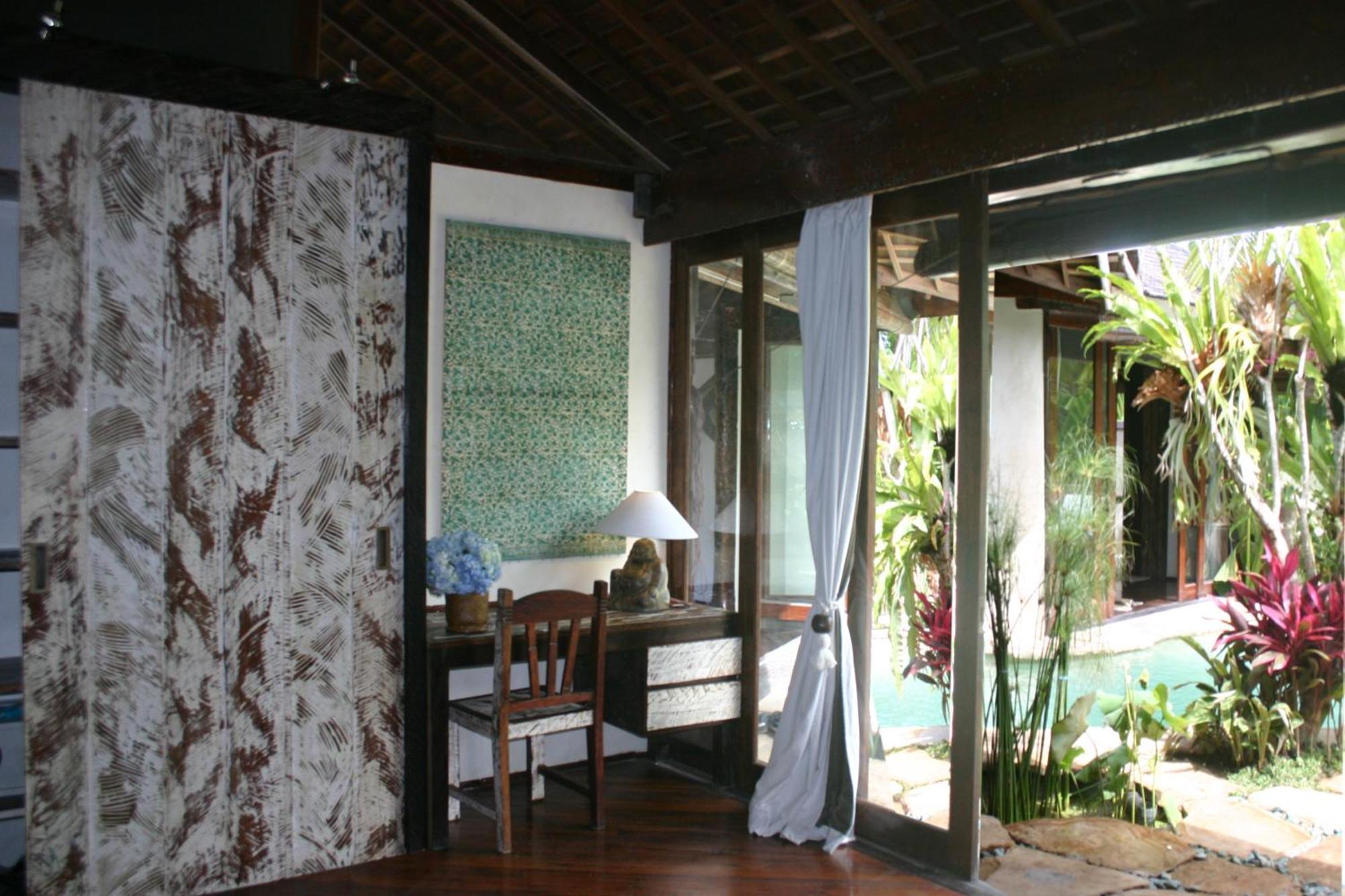 Villa Phinisi - *