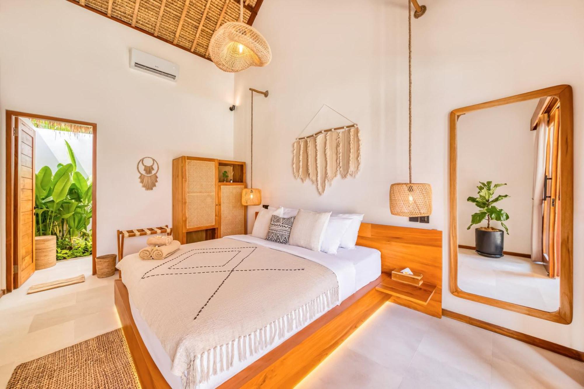 Vienna - New 8bdr Jacuzzi Sauna And Cinema Villa Seminyak (Bali)