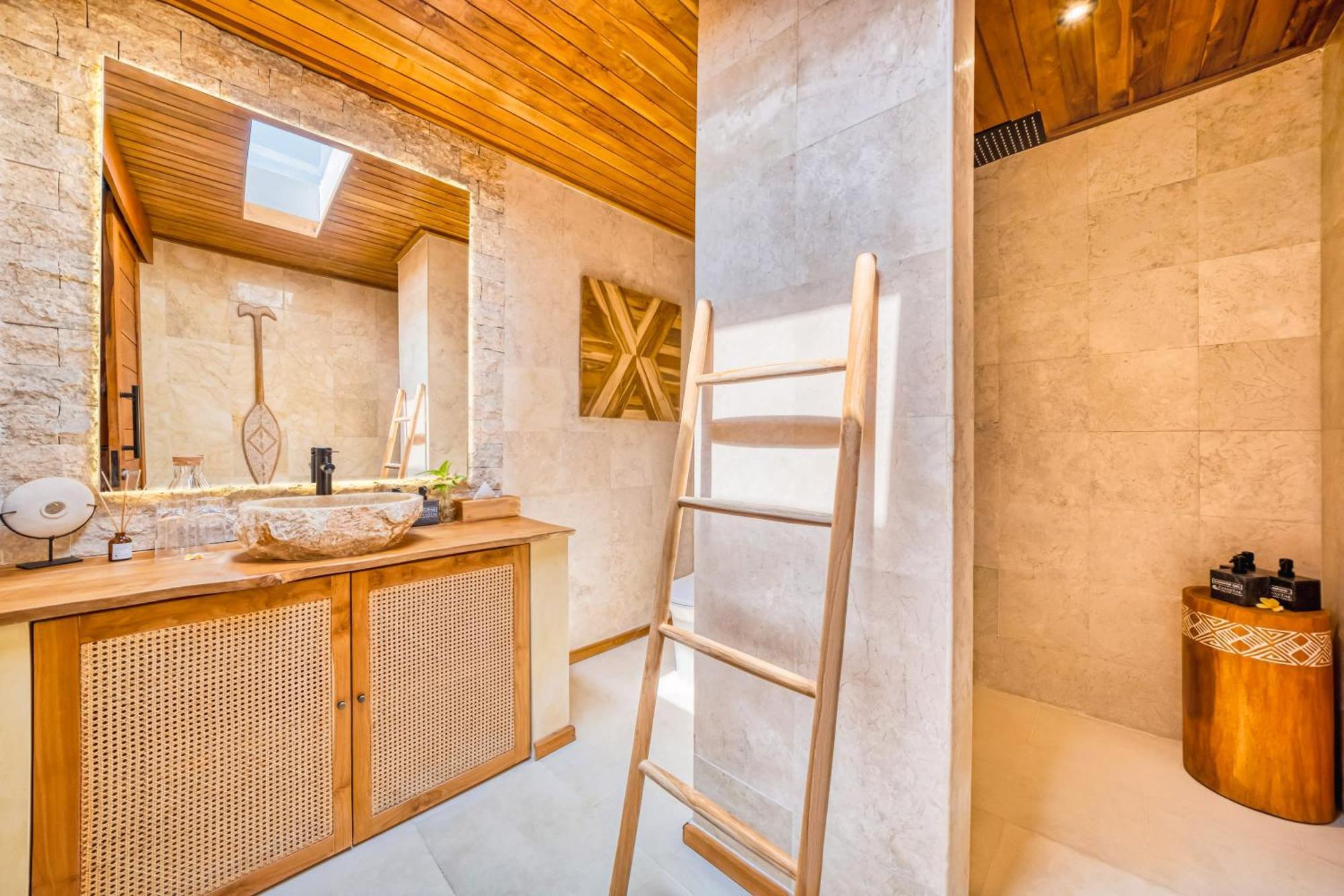 Villa Vienna - New 8bdr Jacuzzi Sauna And Cinema *