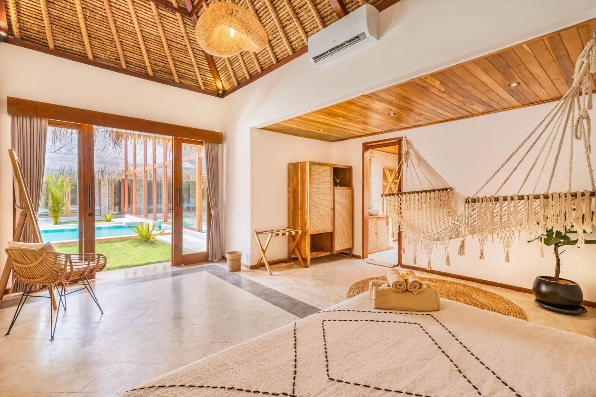 Villa Vienna - New 8bdr Jacuzzi Sauna And Cinema