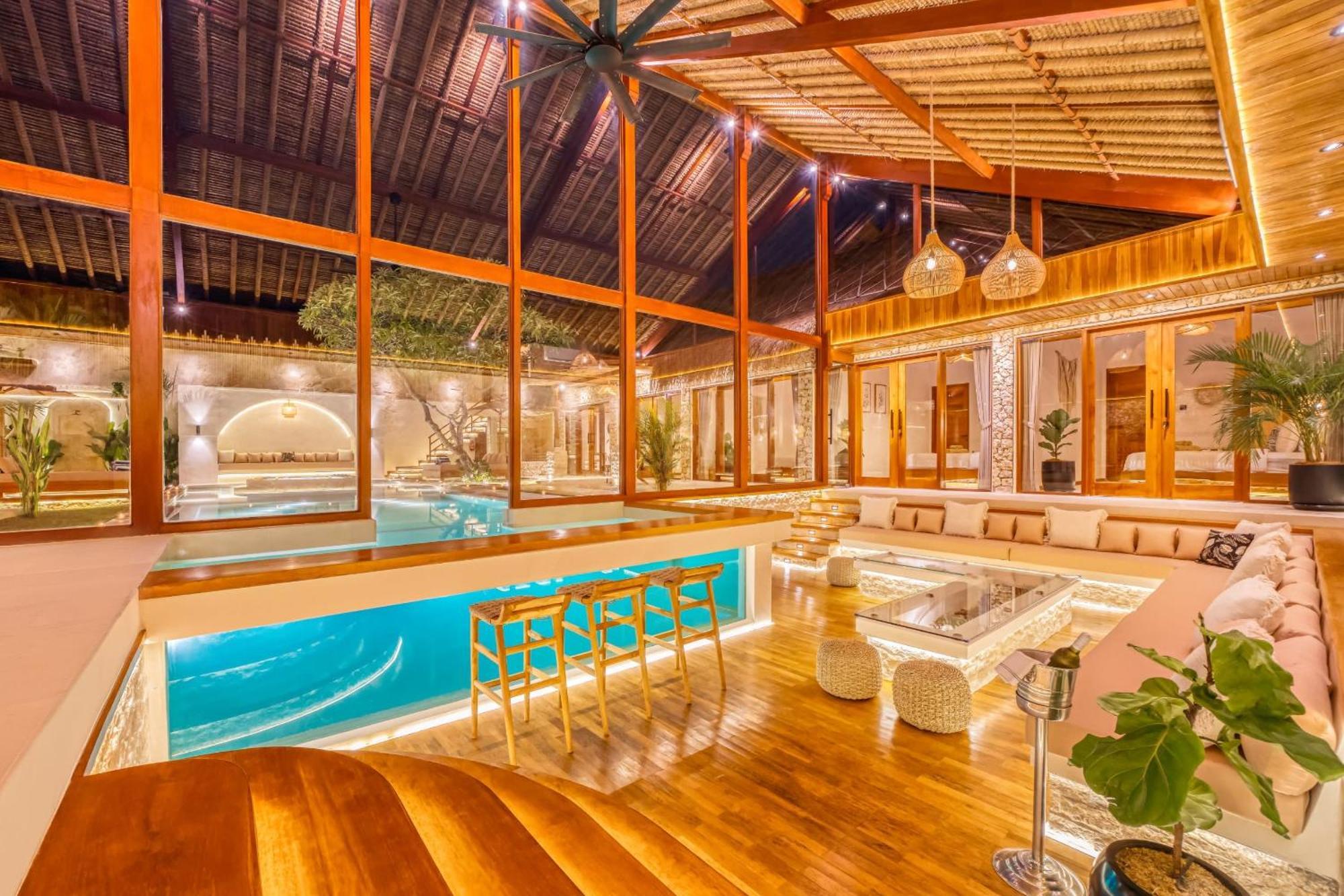 Vienna - New 8bdr Jacuzzi Sauna And Cinema Seminyak (Bali)