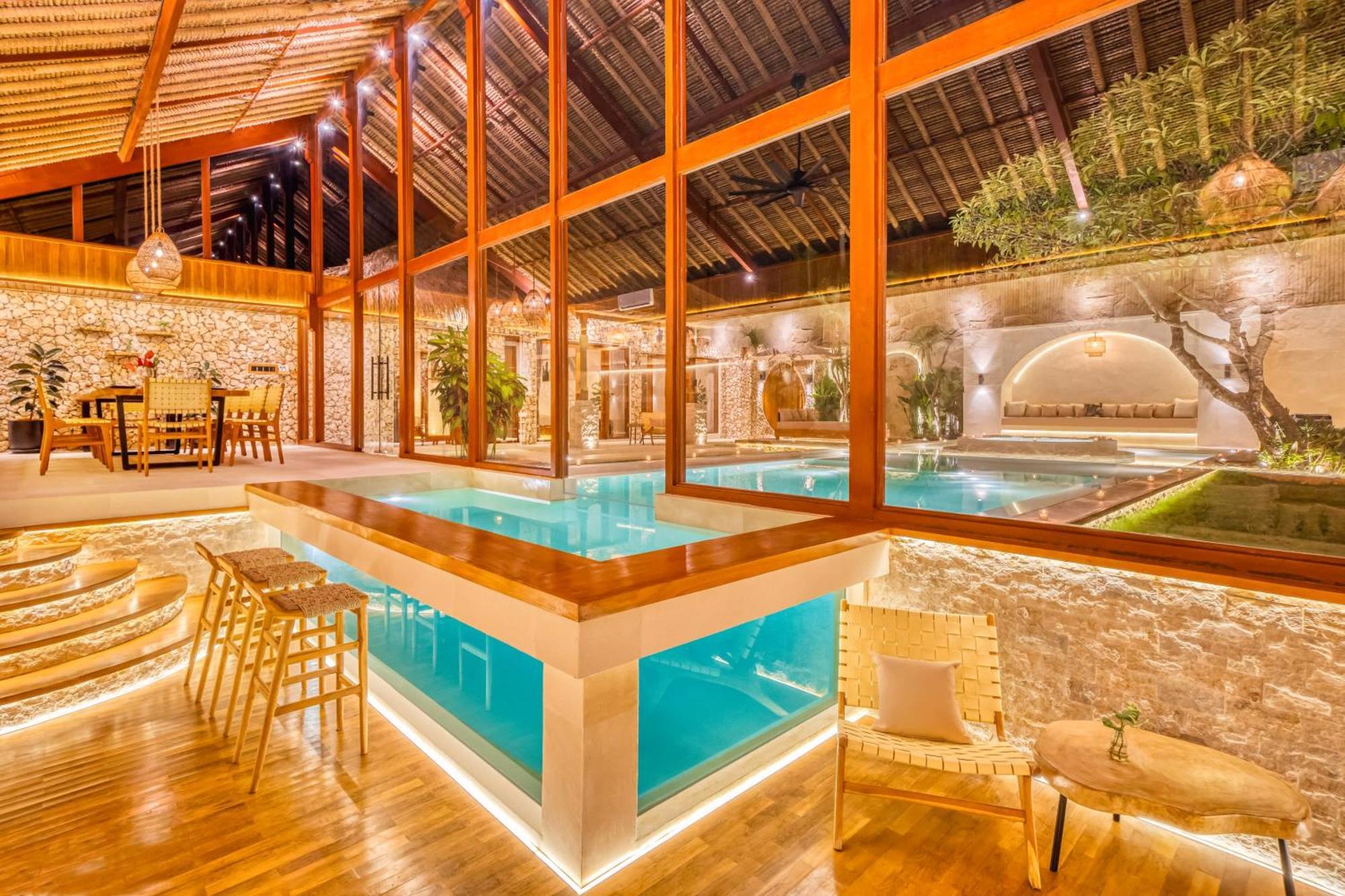 Vienna - New 8bdr Jacuzzi Sauna And Cinema Seminyak (Bali)