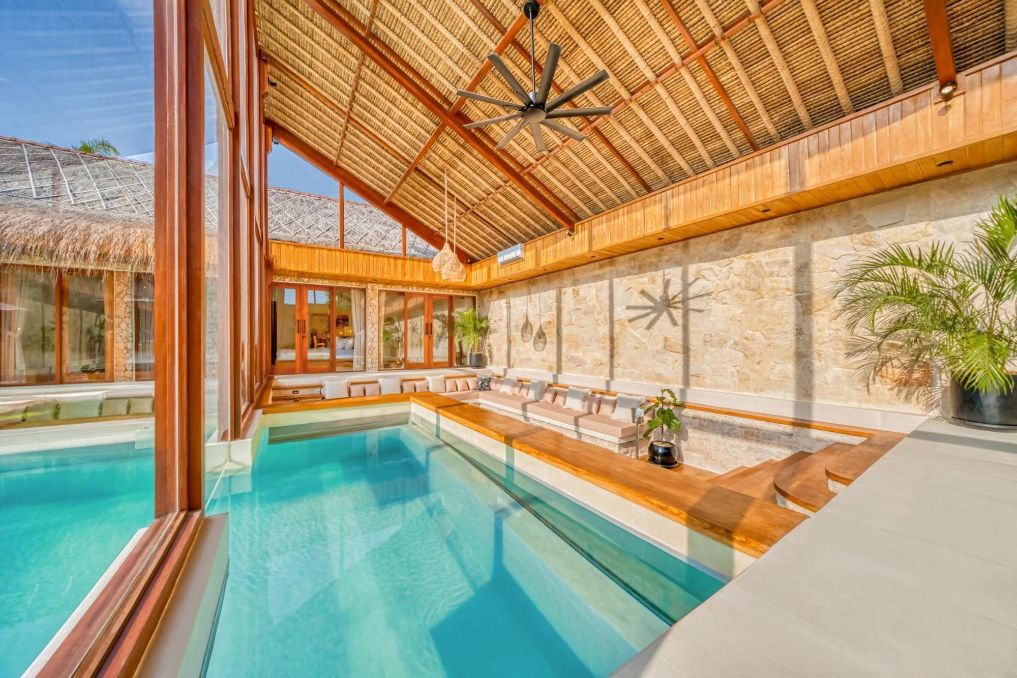 Villa Vienna - New 8bdr Jacuzzi Sauna And Cinema