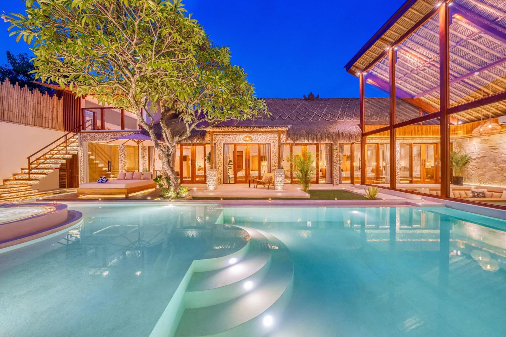 Villa Vienna - New 8bdr Jacuzzi Sauna And Cinema *