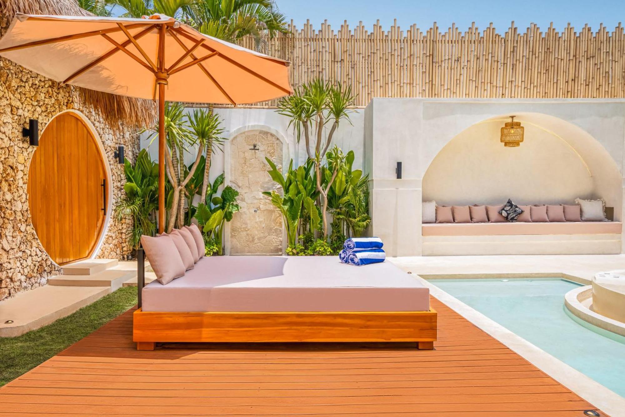 Villa Vienna - New 8bdr Jacuzzi Sauna And Cinema Seminyak (Bali)