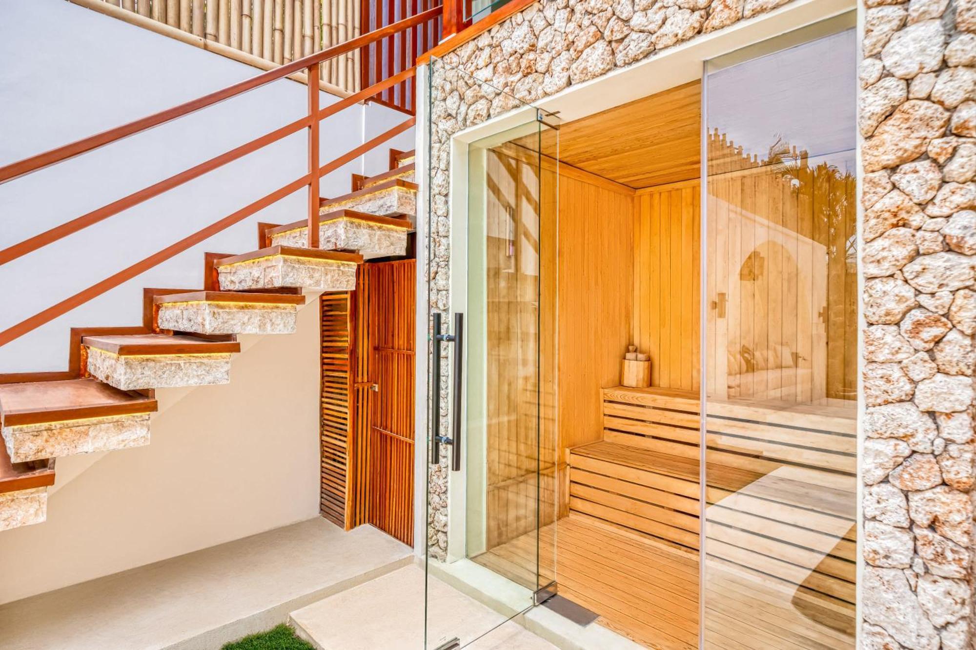 Vienna - New 8bdr Jacuzzi Sauna And Cinema Villa Seminyak (Bali)