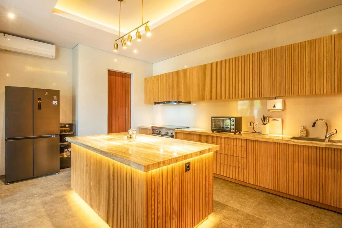 Sumptuous 5br Luxury Redefined In Seminyak (Bali)